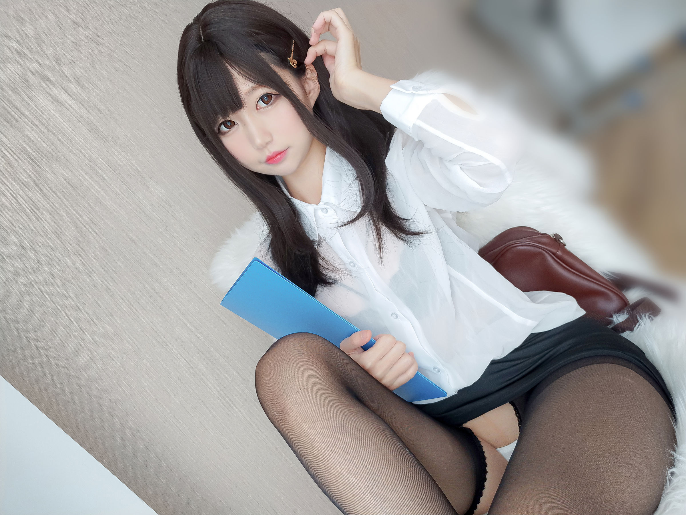 NAGISA魔物喵 – 黑丝OL [31P]