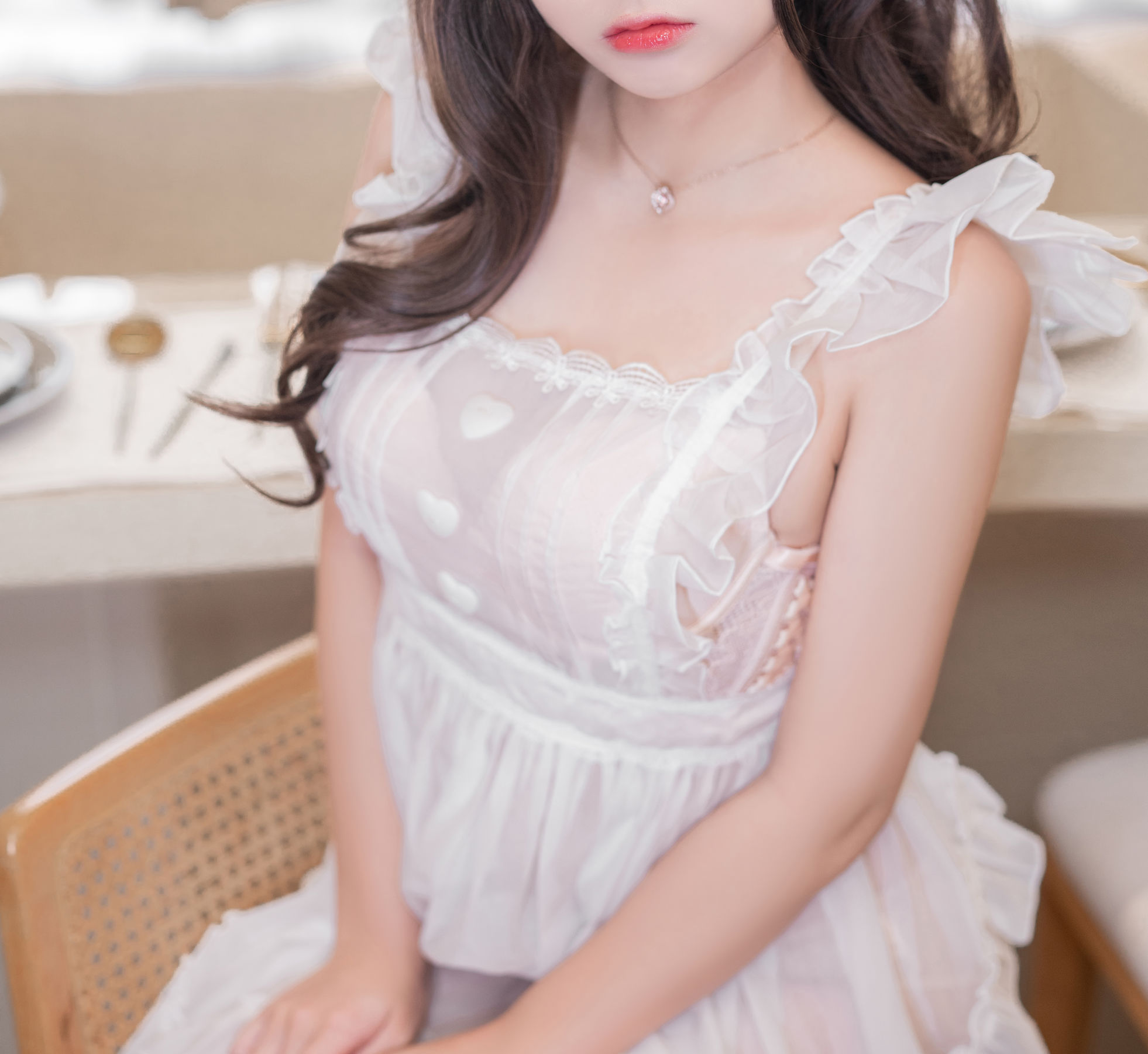 Cosplay日奈娇 – 围裙人妻 [57P]