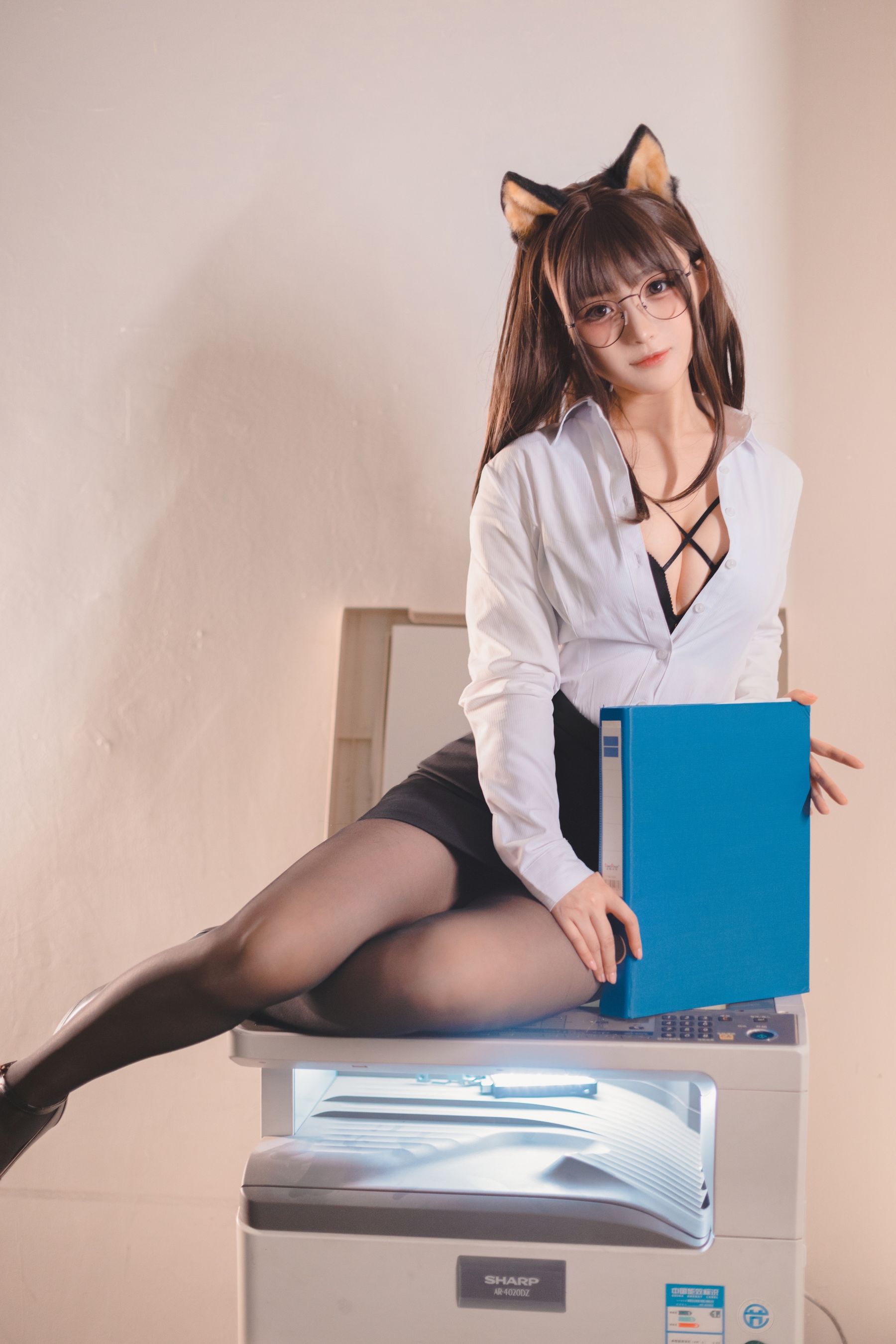 桜井宁宁 – 柴犬OL [59P]