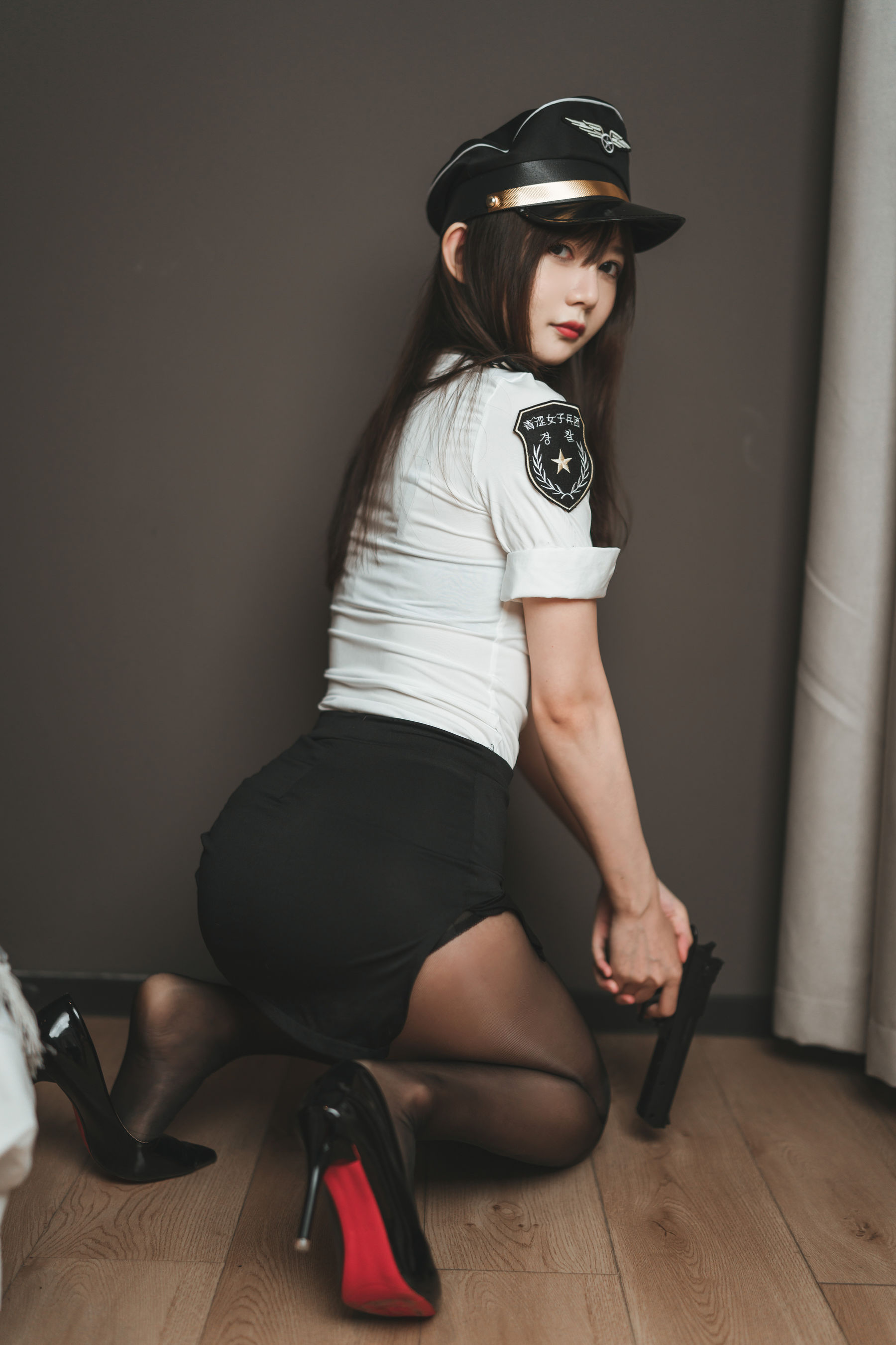 51酱 – 制服 [71P]