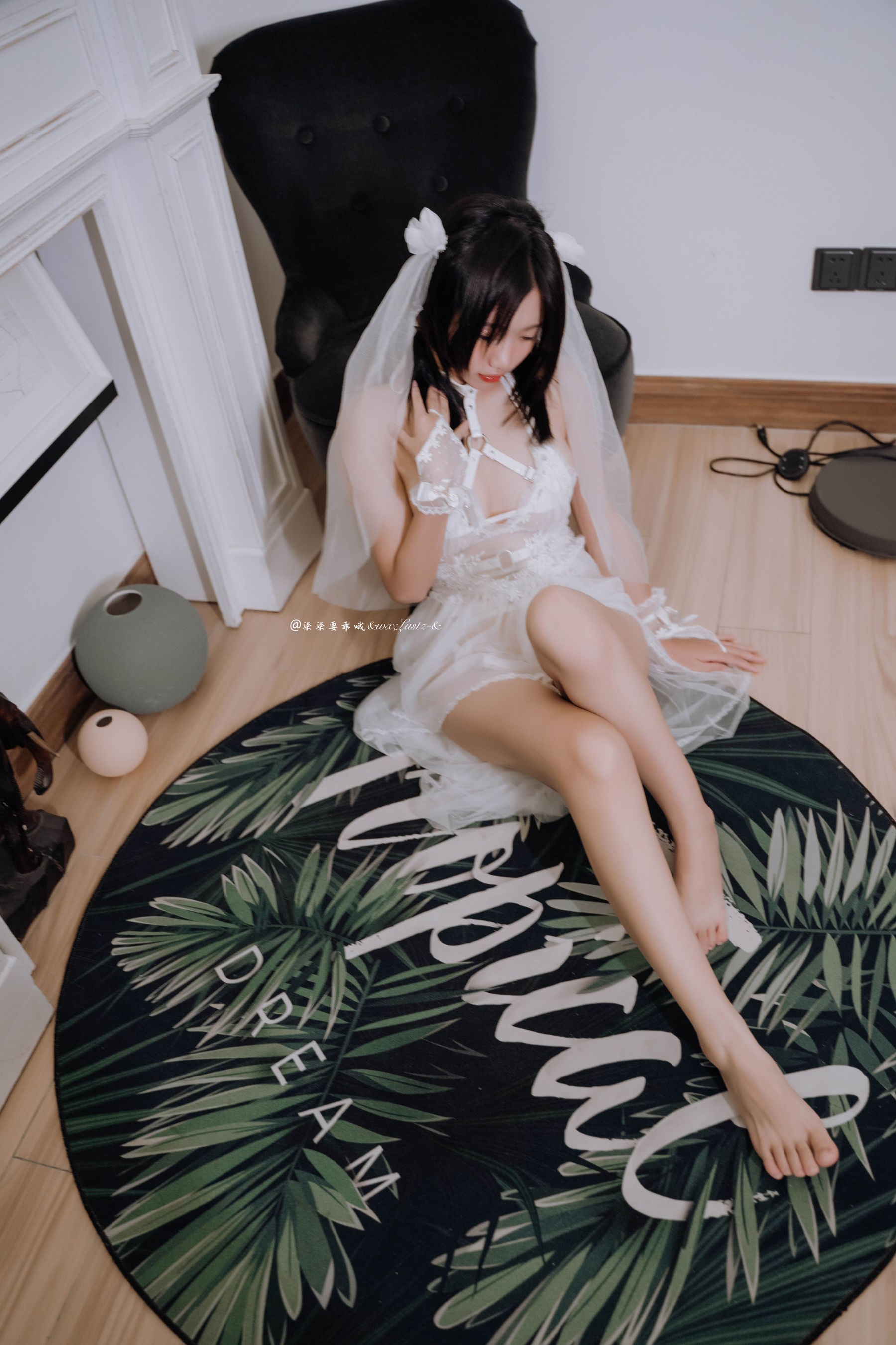 动漫博主柒柒要乖哦 – 婚纱 [53P]