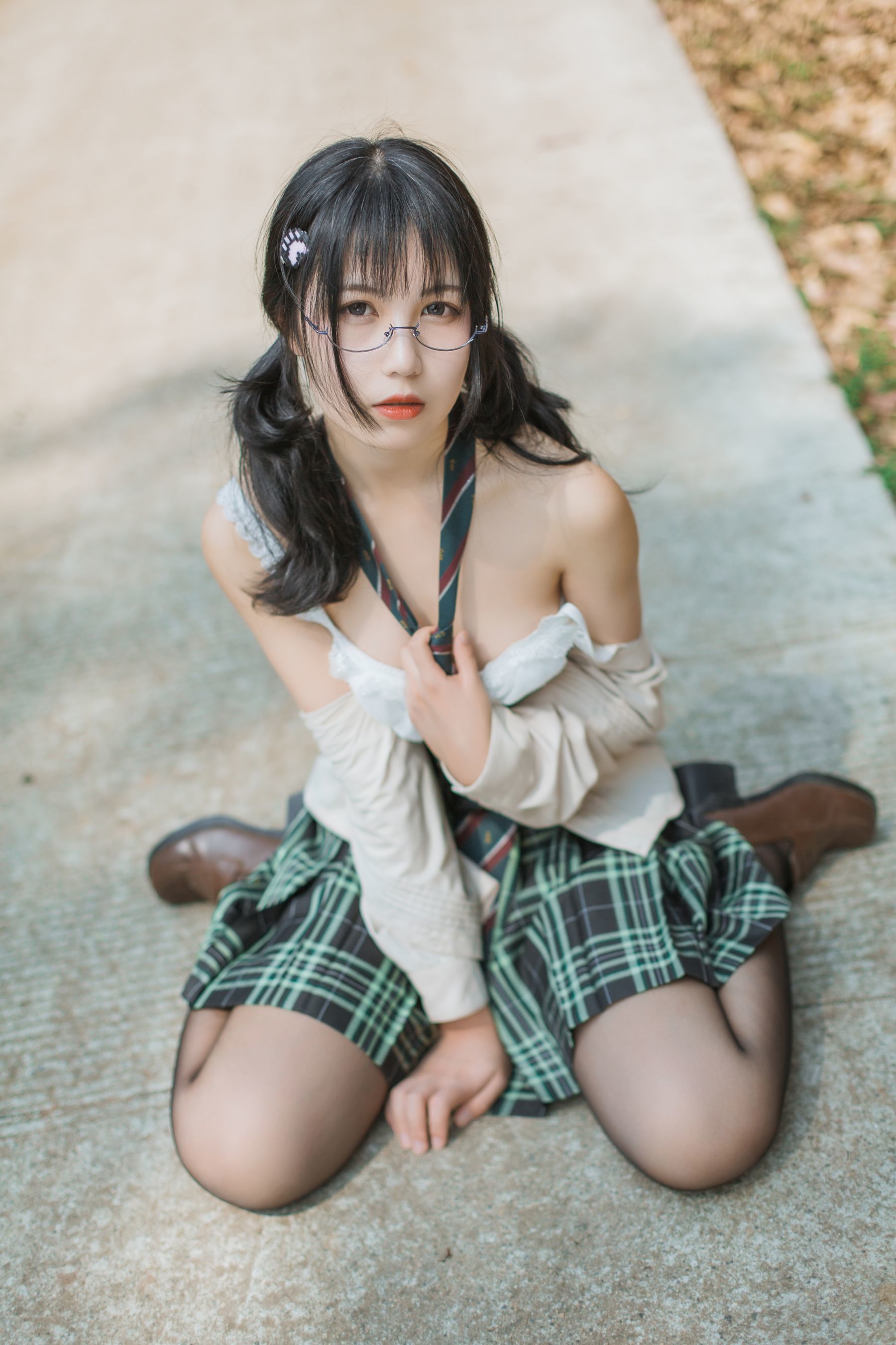 [萝莉COS] 逐月su – 乡间小路 [45P]