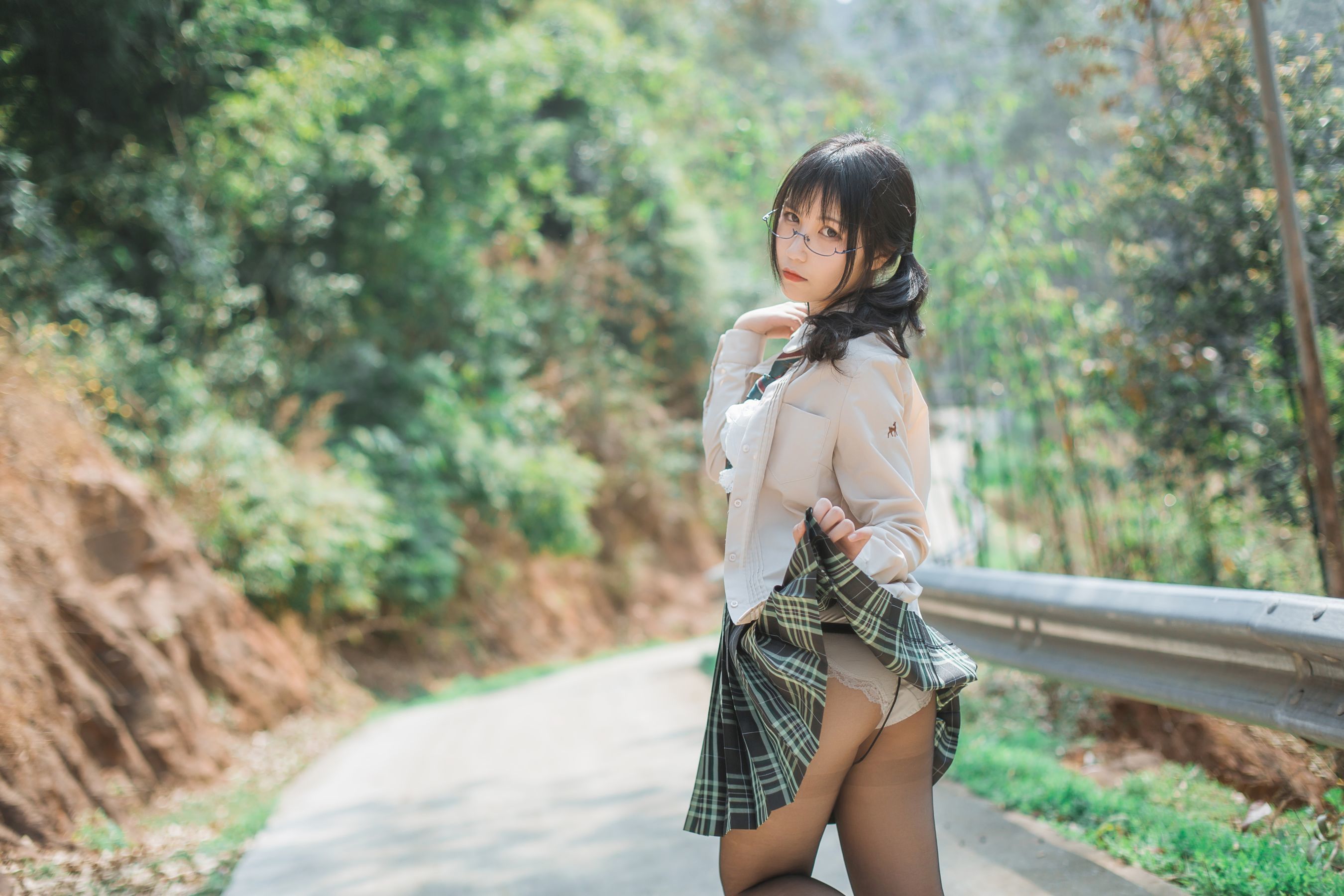 [萝莉COS] 逐月su – 乡间小路 [45P]
