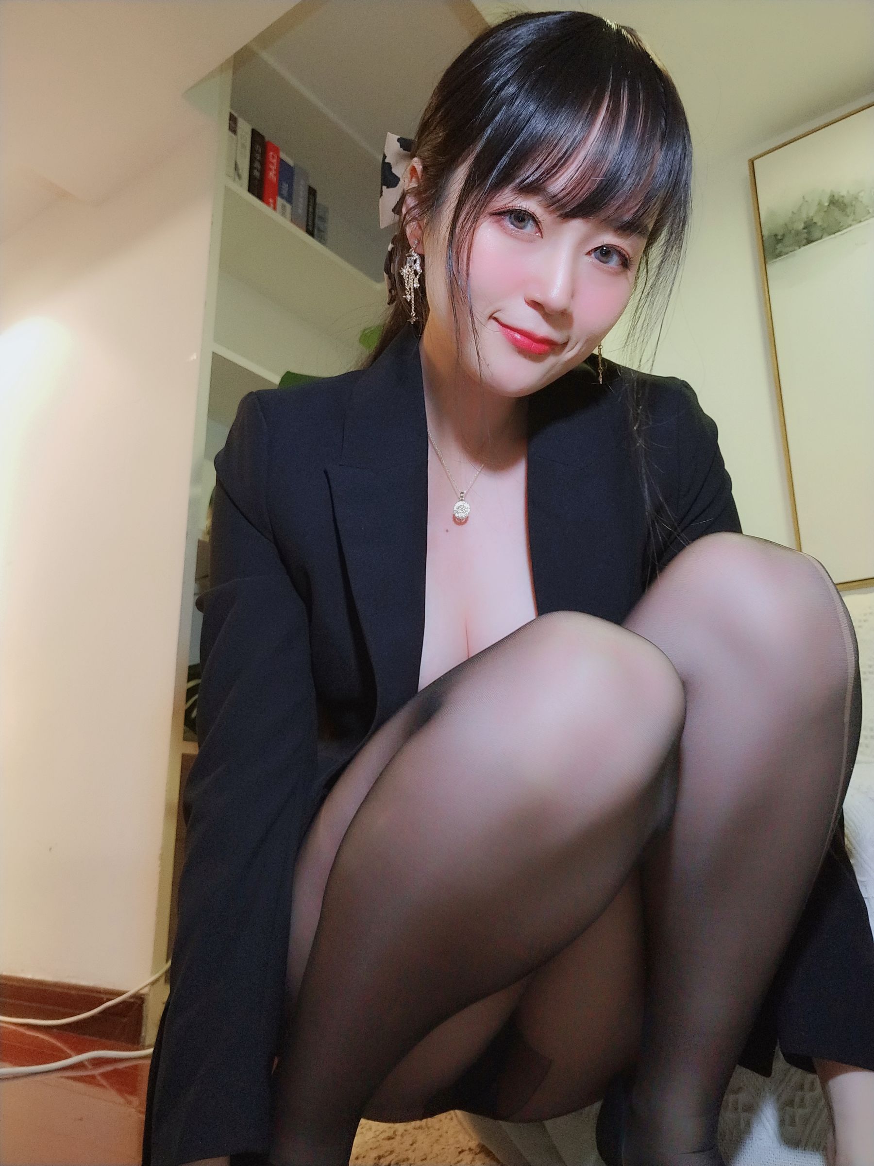 Coser小姐姐白银 – 西服 [70P]