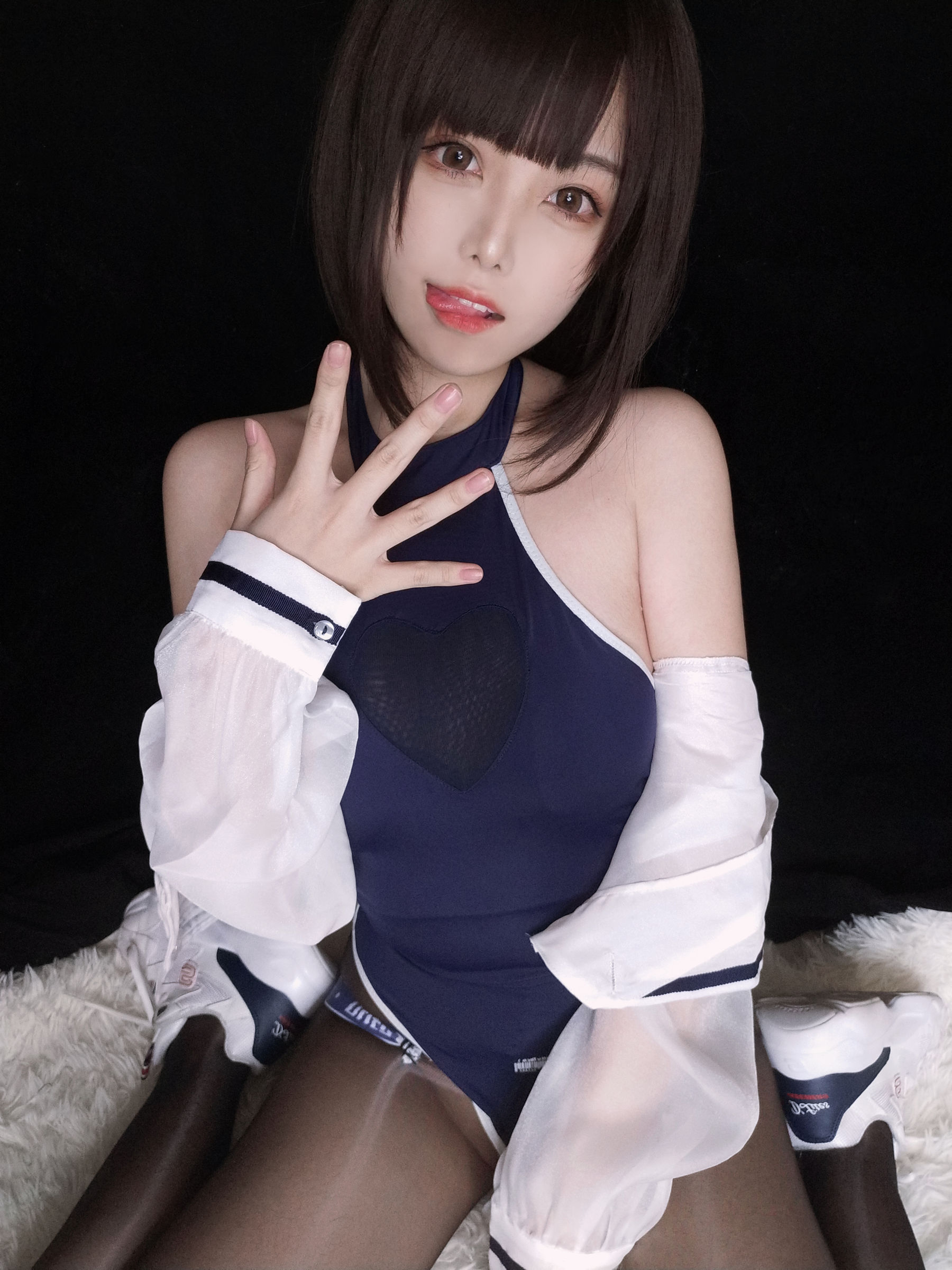 萌系小姐姐蜜汁猫裘 – 水着 [34P]