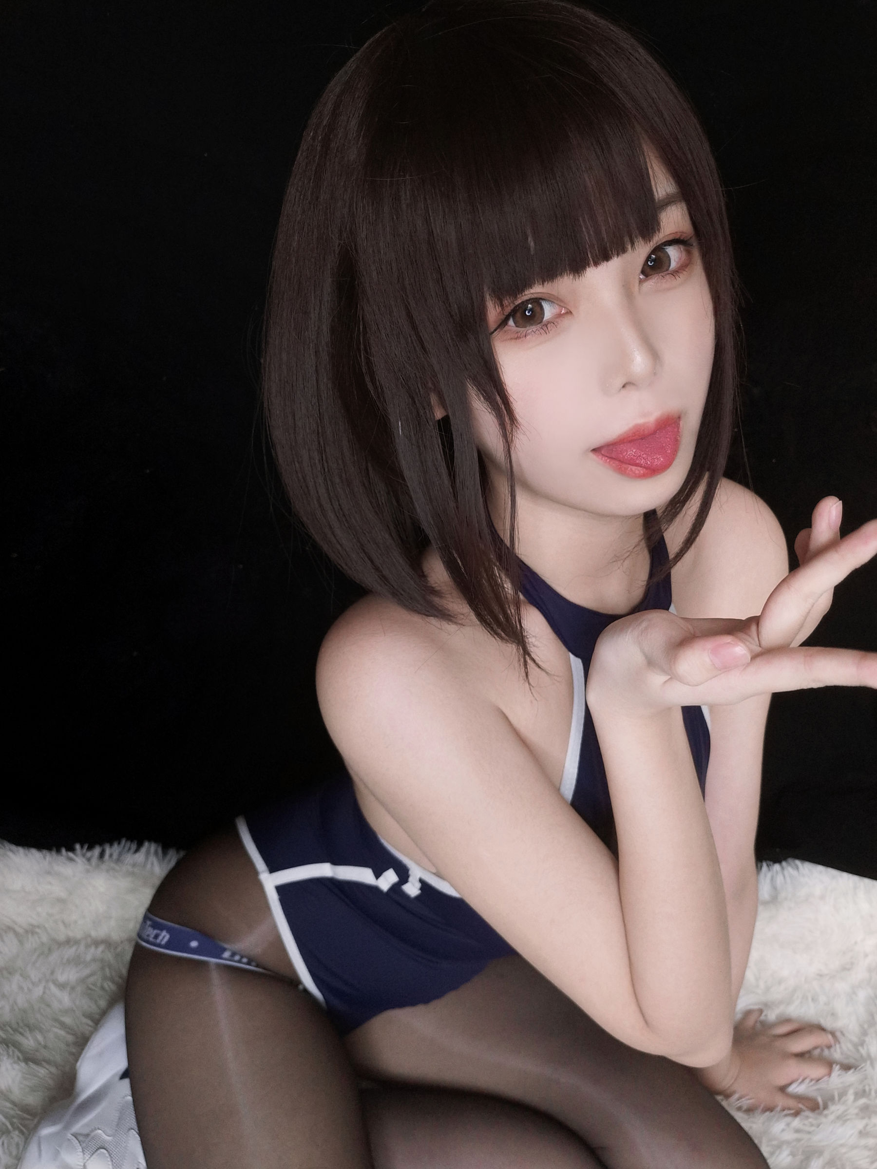萌系小姐姐蜜汁猫裘 – 水着 [34P]