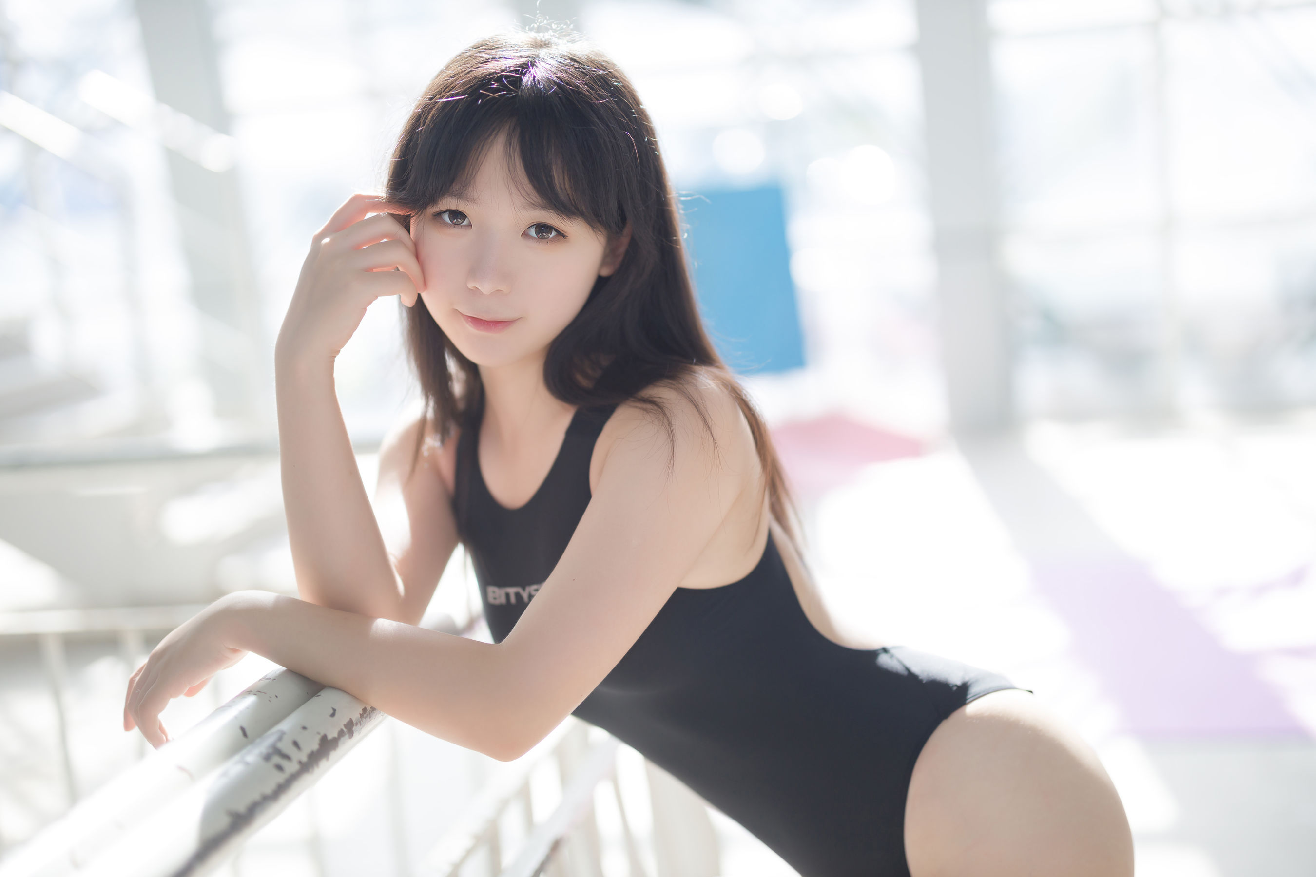 动漫博主樱落酱w – 泳池竞泳 [32P]