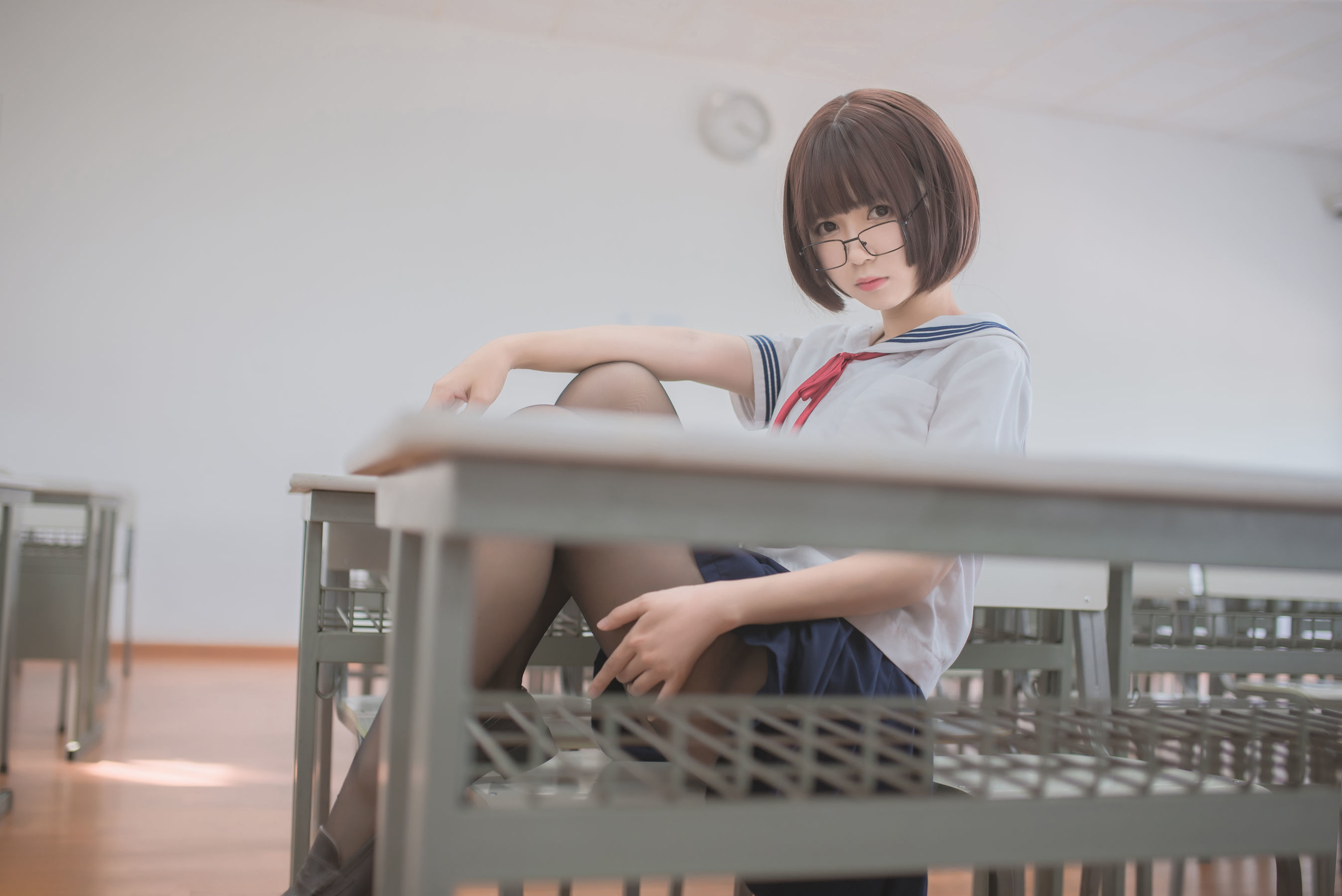 [萝莉COS] 白金Saki – 蘑菇头黑丝JK [26P]