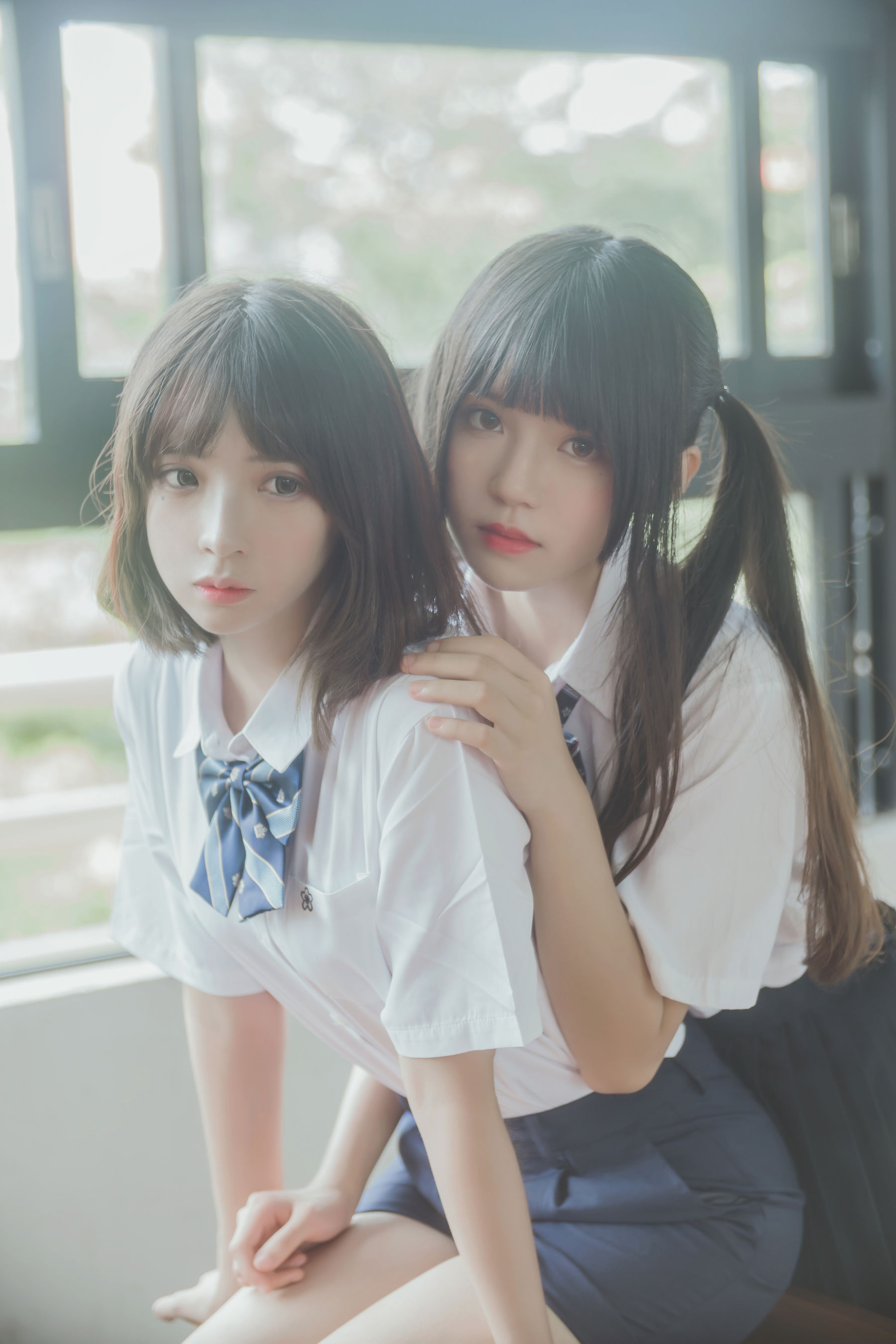 [萝莉COS] 桜桃喵&疯猫ss《JK百合》 [43P]