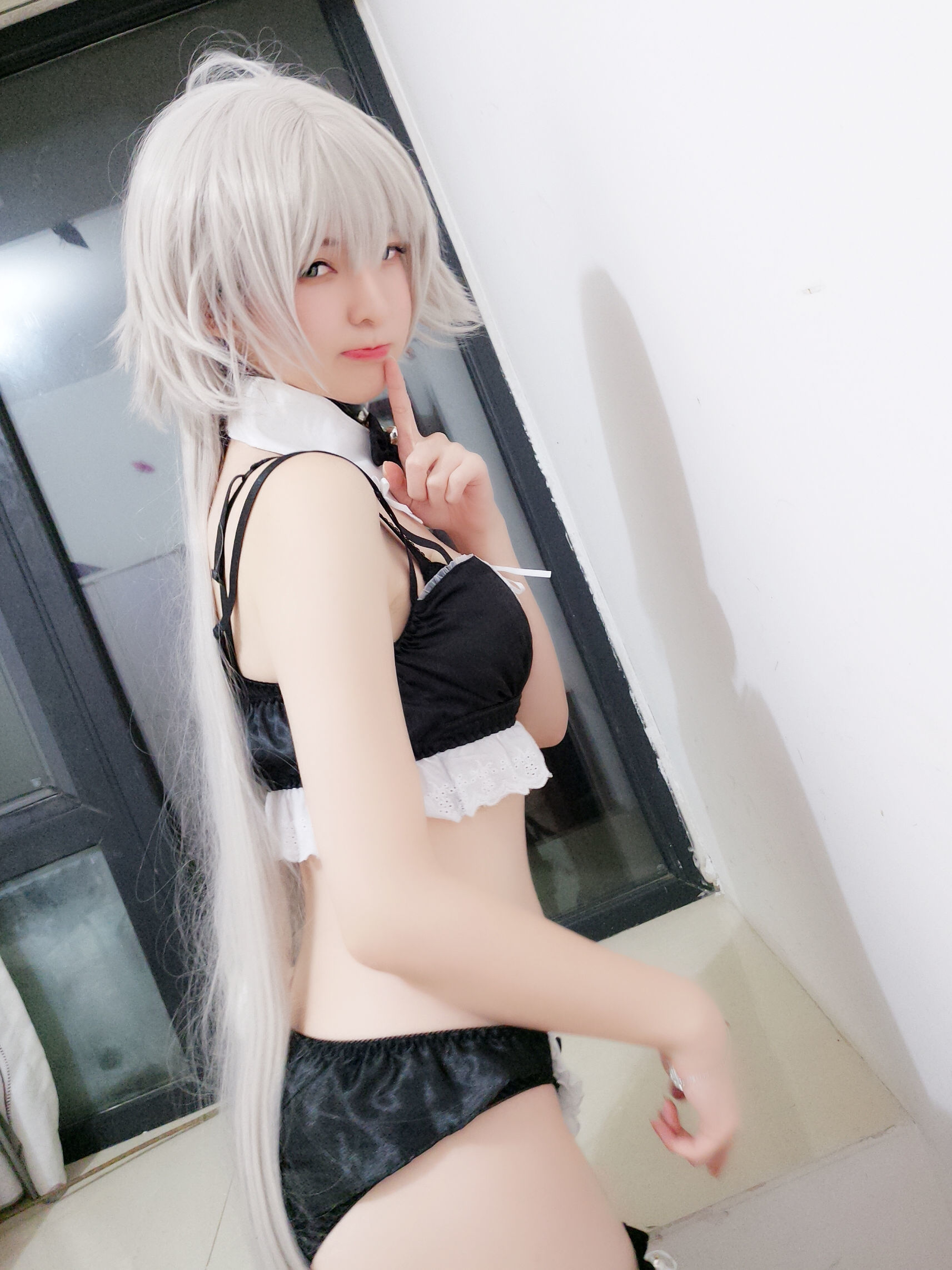 [萝莉COS] 一小央泽 – 赫提亚斯+黑兔+私摄 [41P]