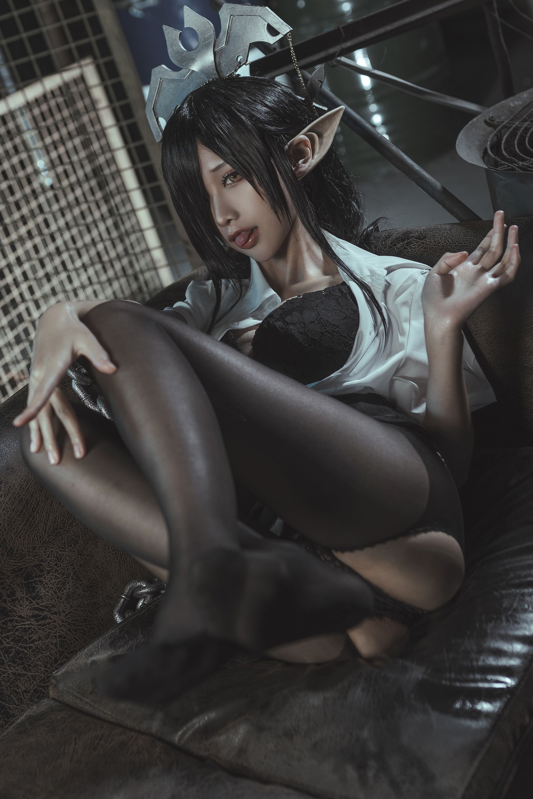 动漫博主蠢沫沫 – 黑兽女王 OL制服 [56P]
