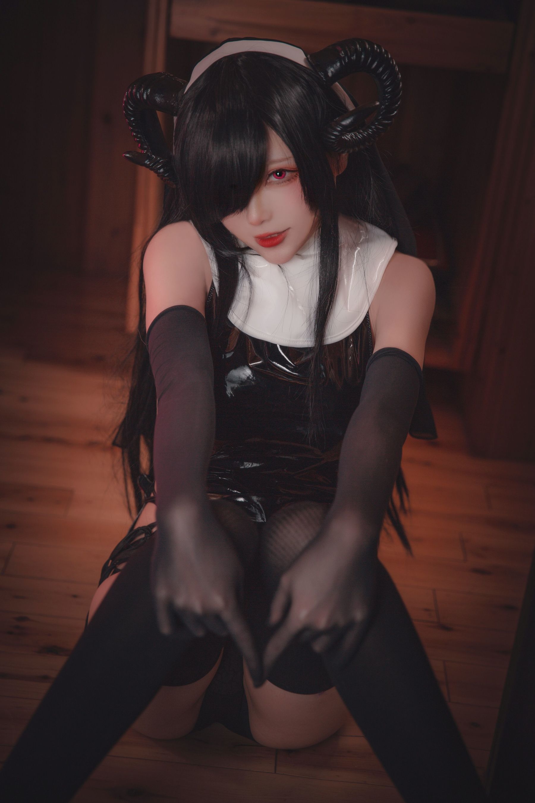[Cosplay写真] 起司块wii – 魅魔修女 [35P]