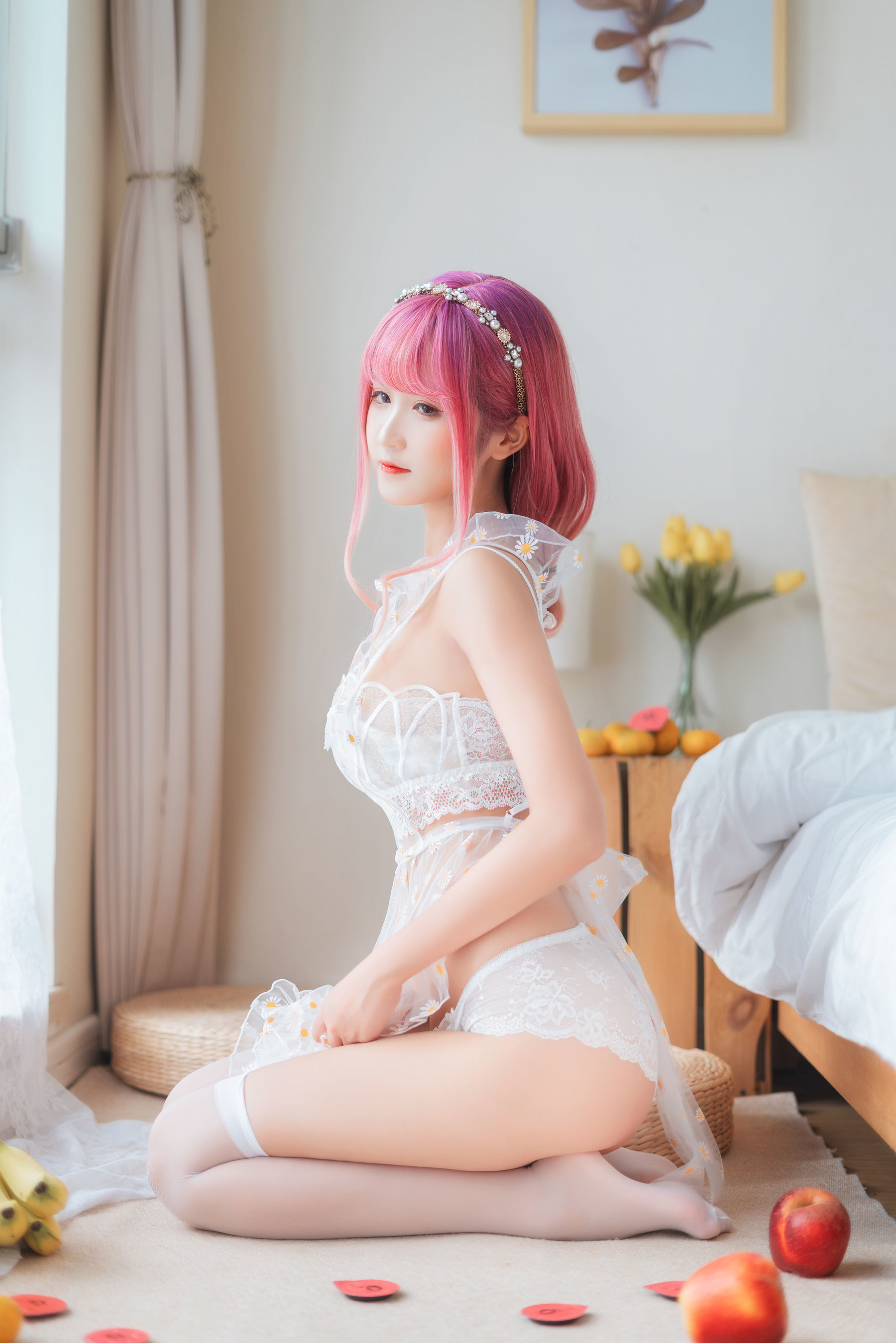 微博妹子三度_69 – 雏菊围裙 [22P]