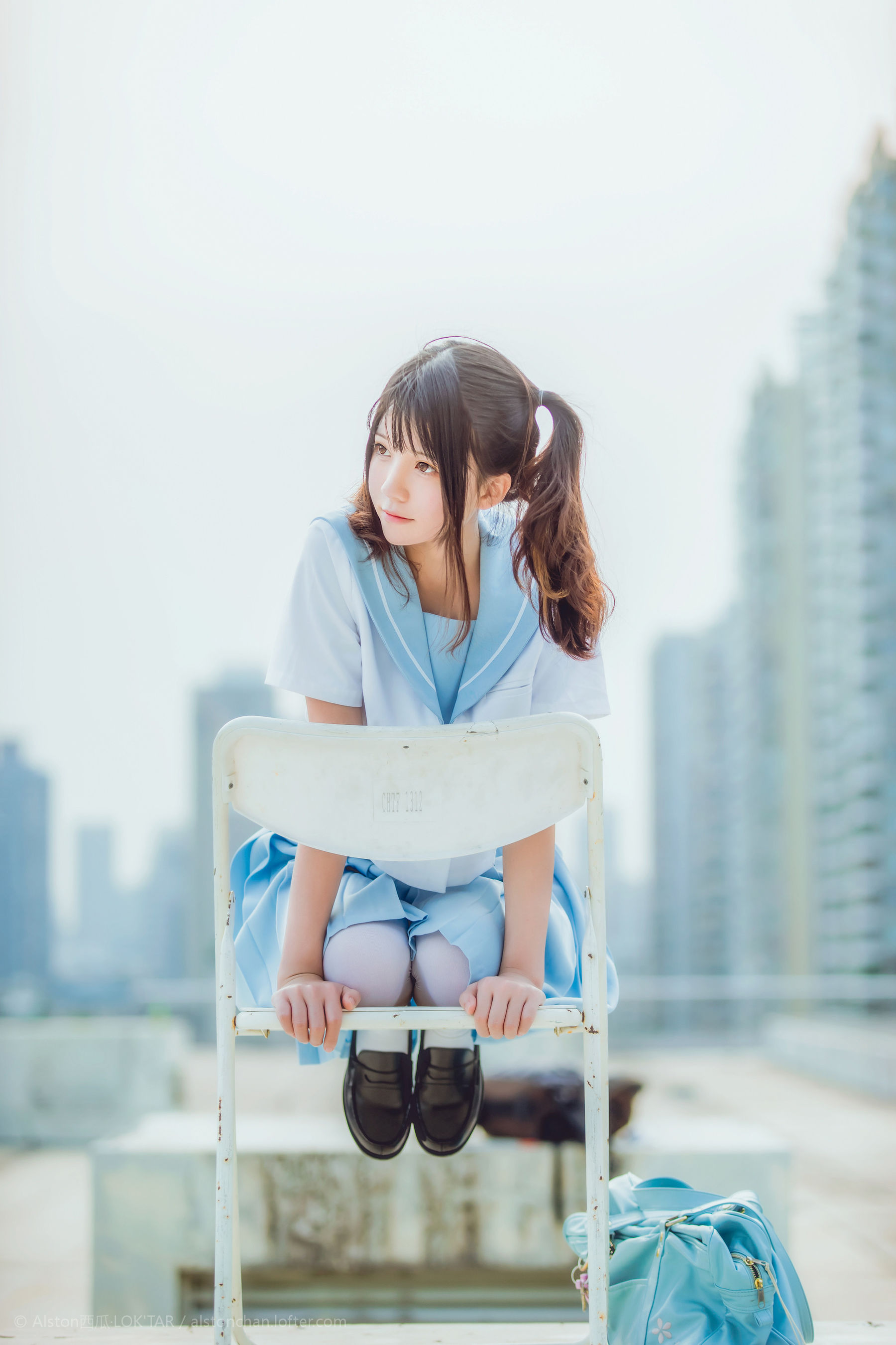 桜桃喵 穿制服的样子 [10P]