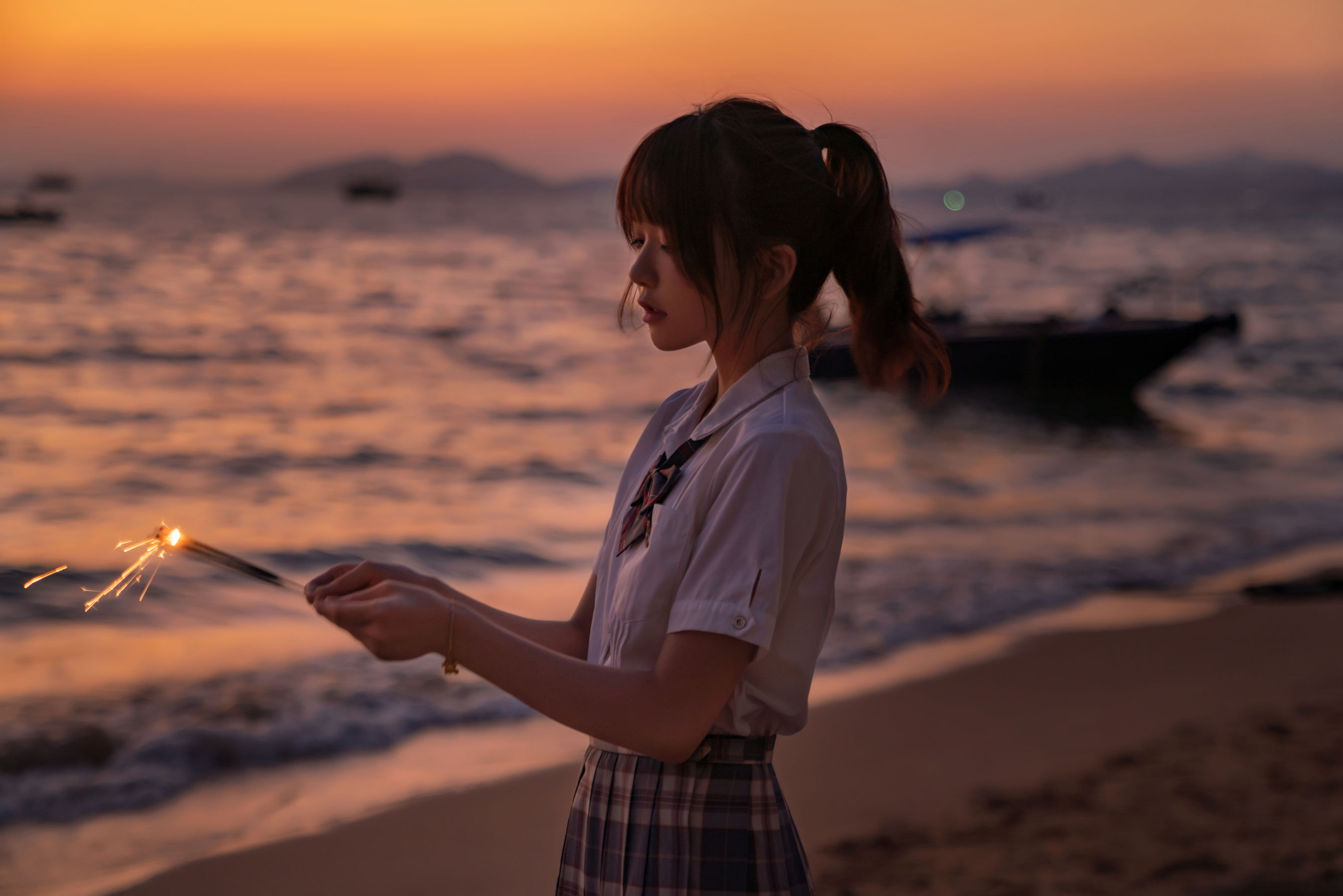桜桃喵 – 逐海 [17P]