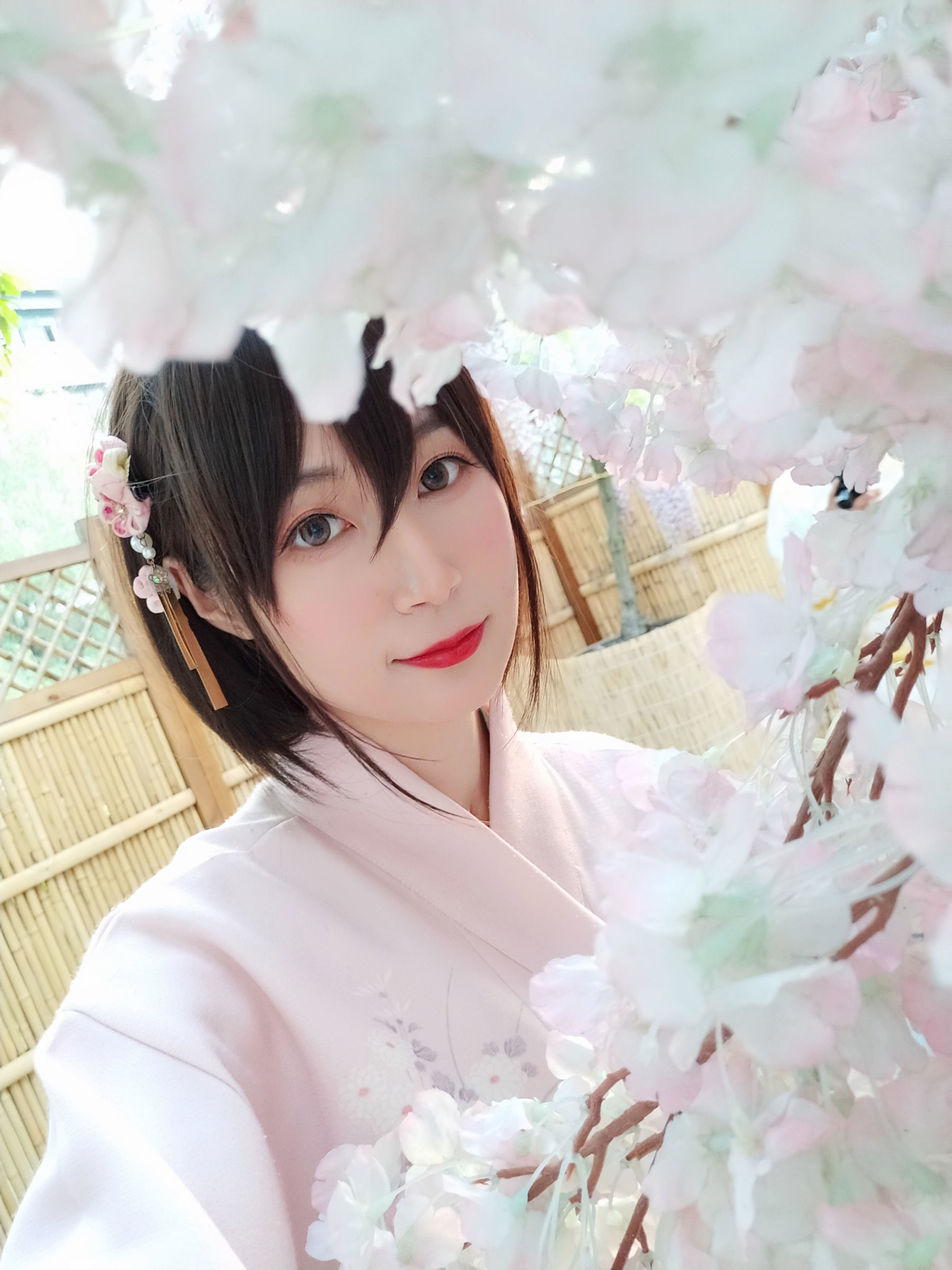 [萝莉COS] 白银 – 和服温泉 [40P]