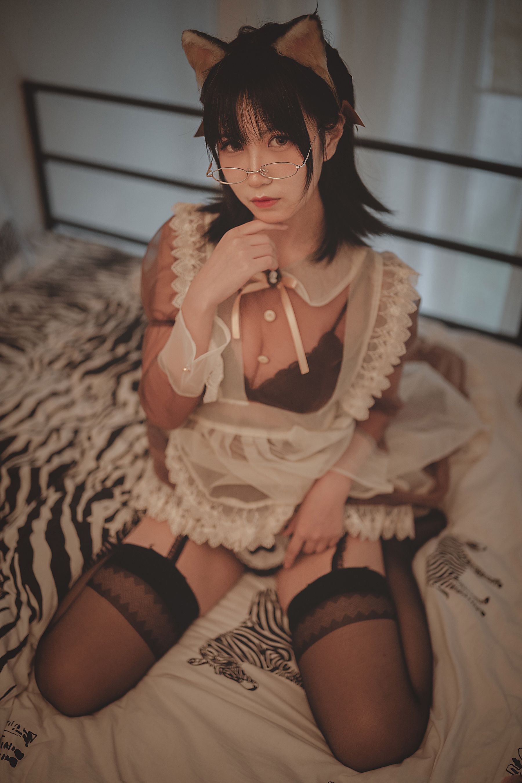 COSER美女逐月su 透明女仆 [46P]
