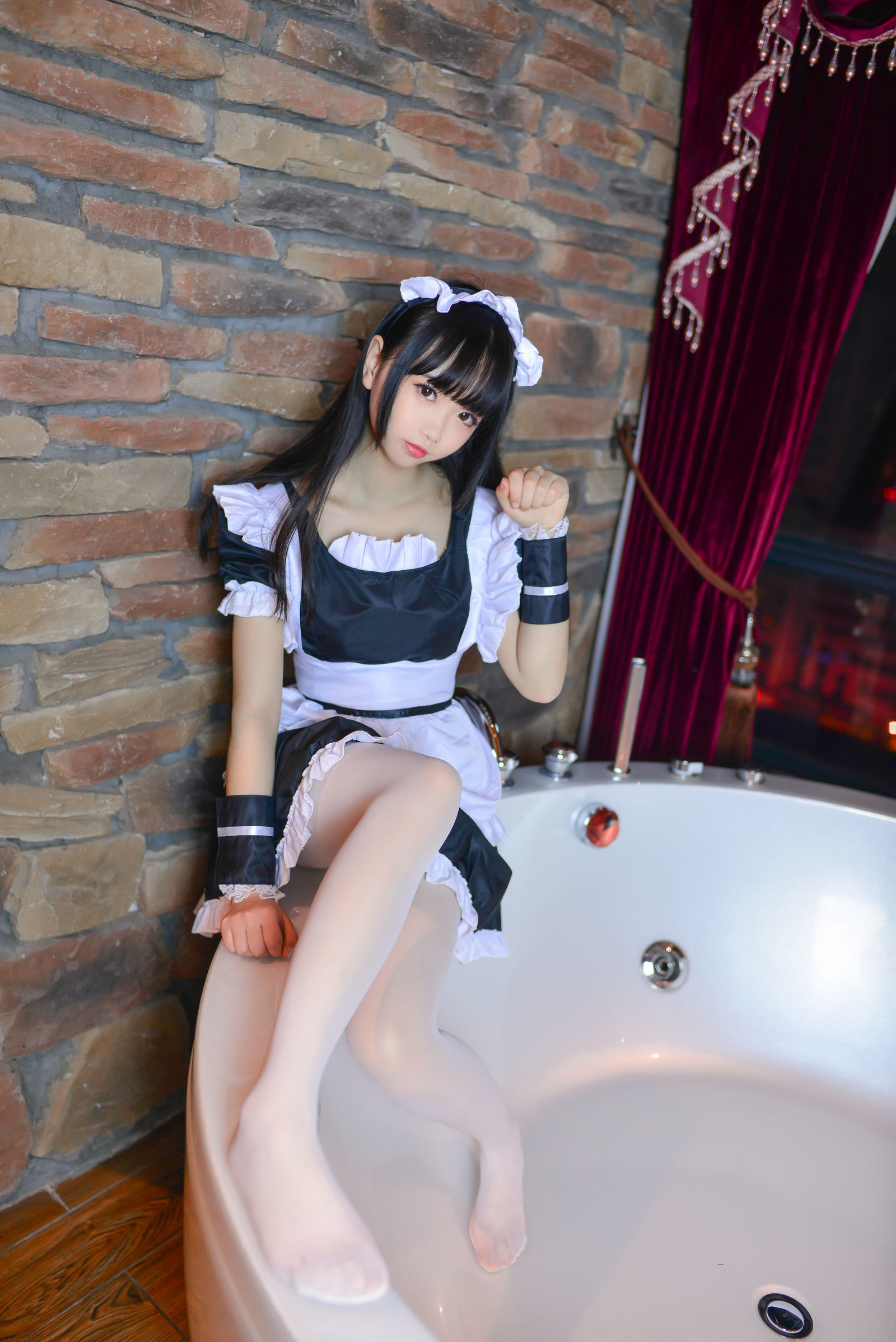 [萝莉COS] 雪琪 – 女仆 [25P]