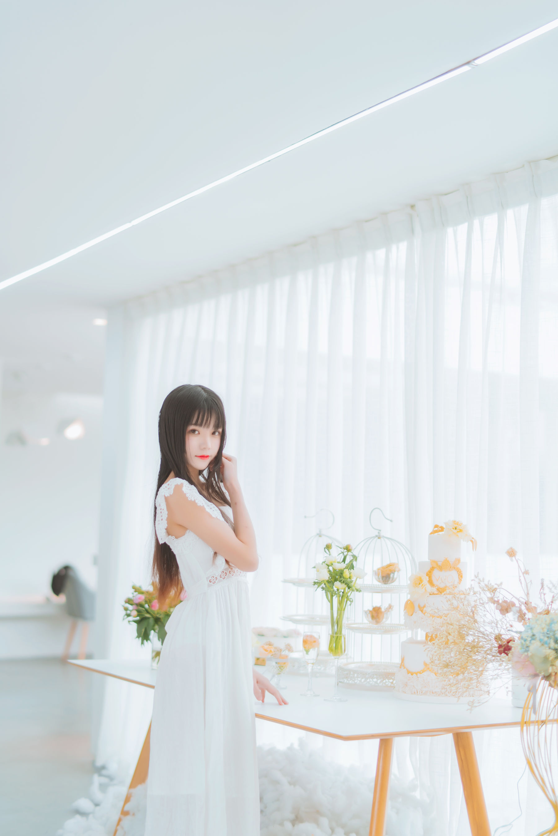 桜桃喵 – 清新之白花花 [11P]