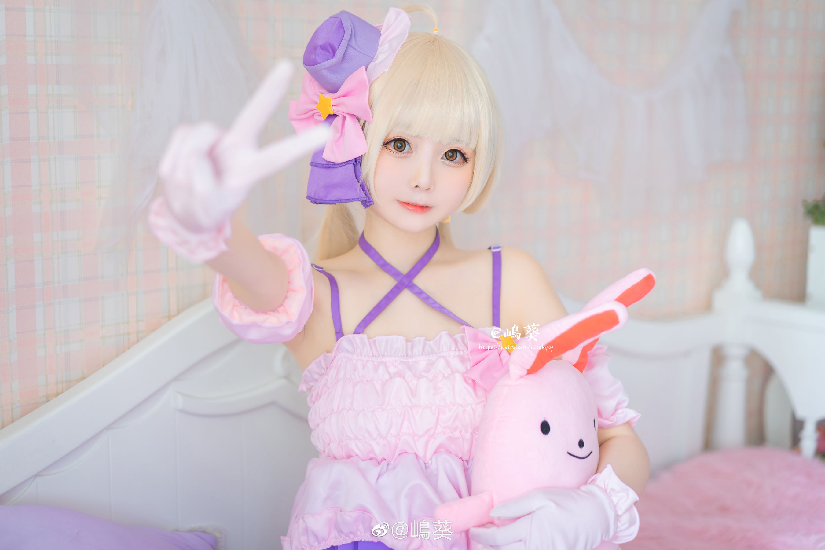 微博美女嶋葵 双叶杏打歌服 [8P]