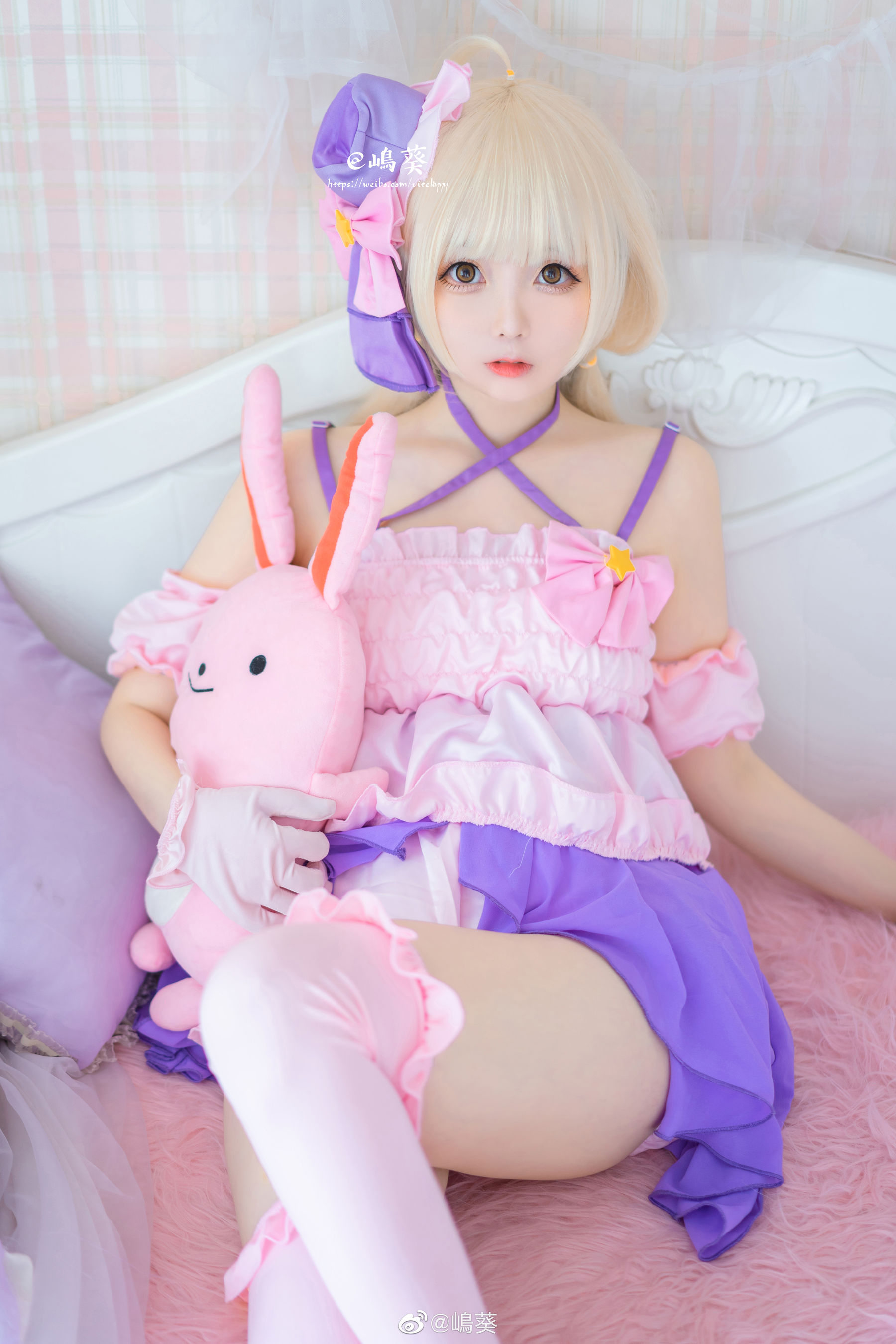 微博美女嶋葵 双叶杏打歌服 [8P]