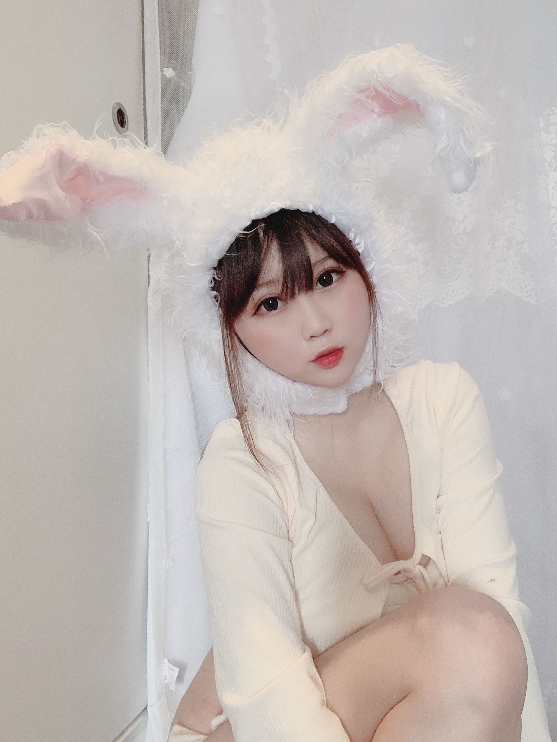 蜜桃少女是依酱呀 – 小白兔 [33P]