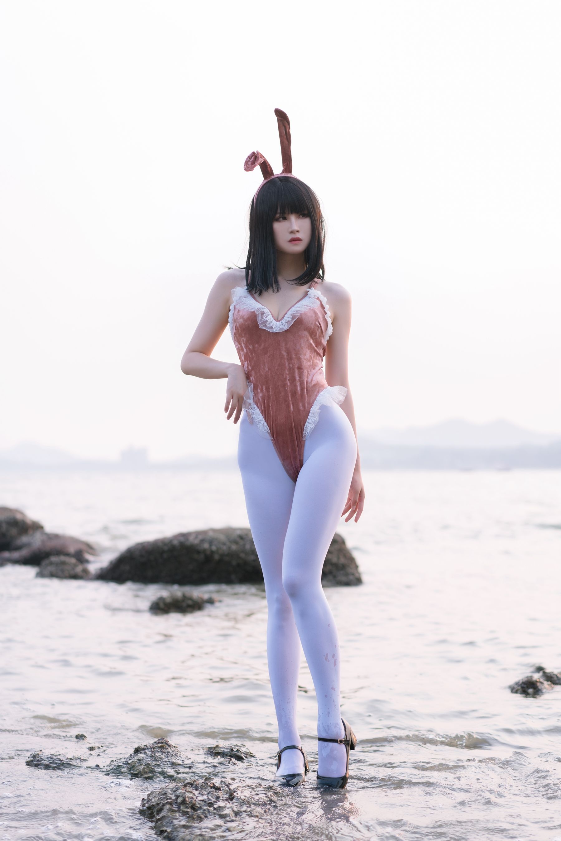 动漫博主田璐璐 – 粉兔 [25P]