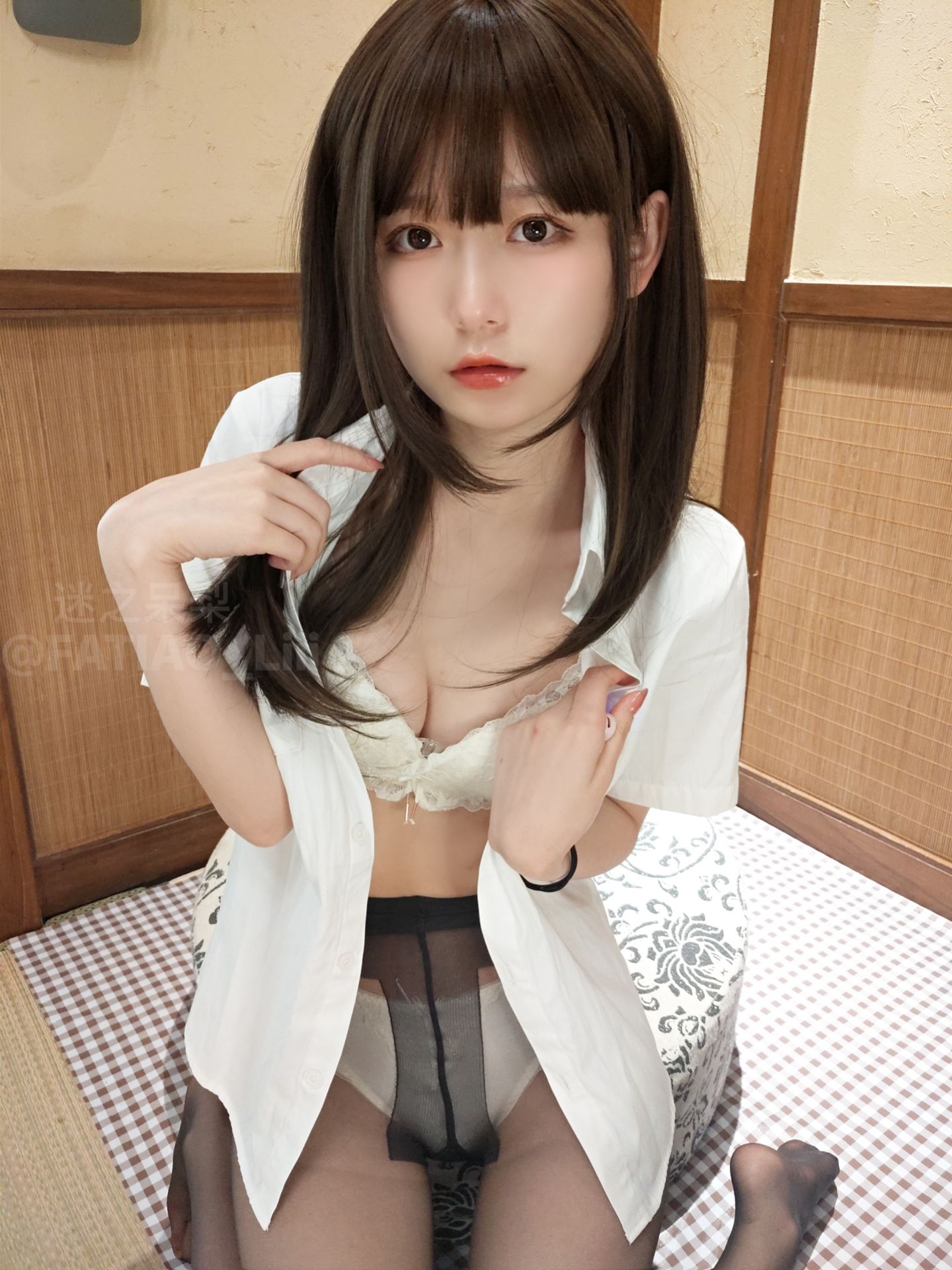 迷之呆梨(发条少女)[fantia] – 正月休みに温泉に行く～ [14P]