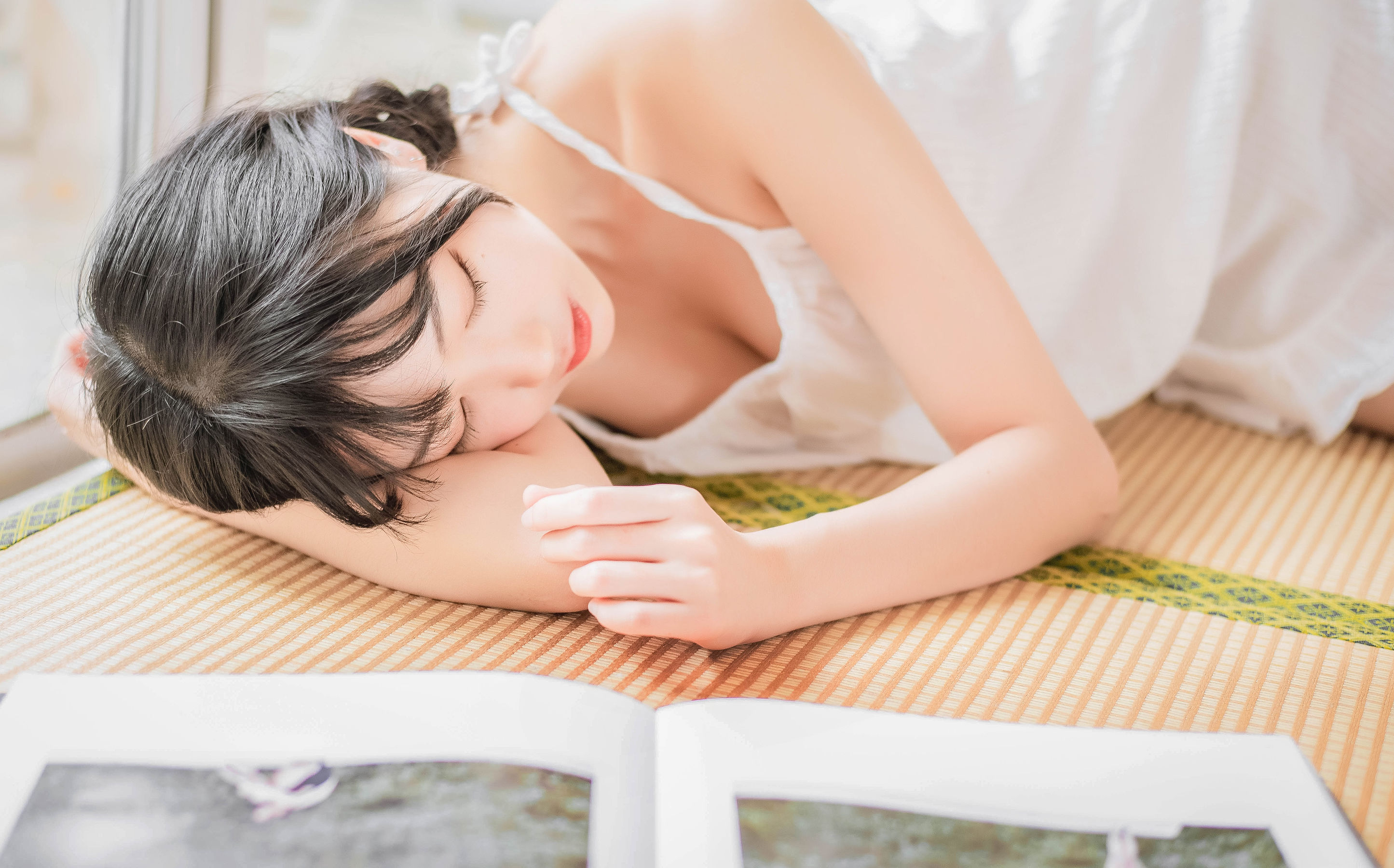 周叽是可爱兔兔 – 盛夏 [19P]