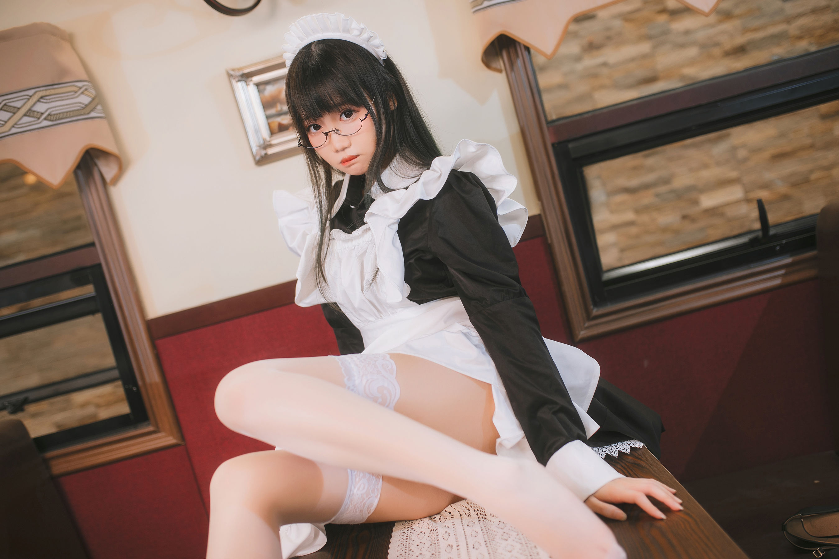 焖焖碳 – 女仆 [33P]