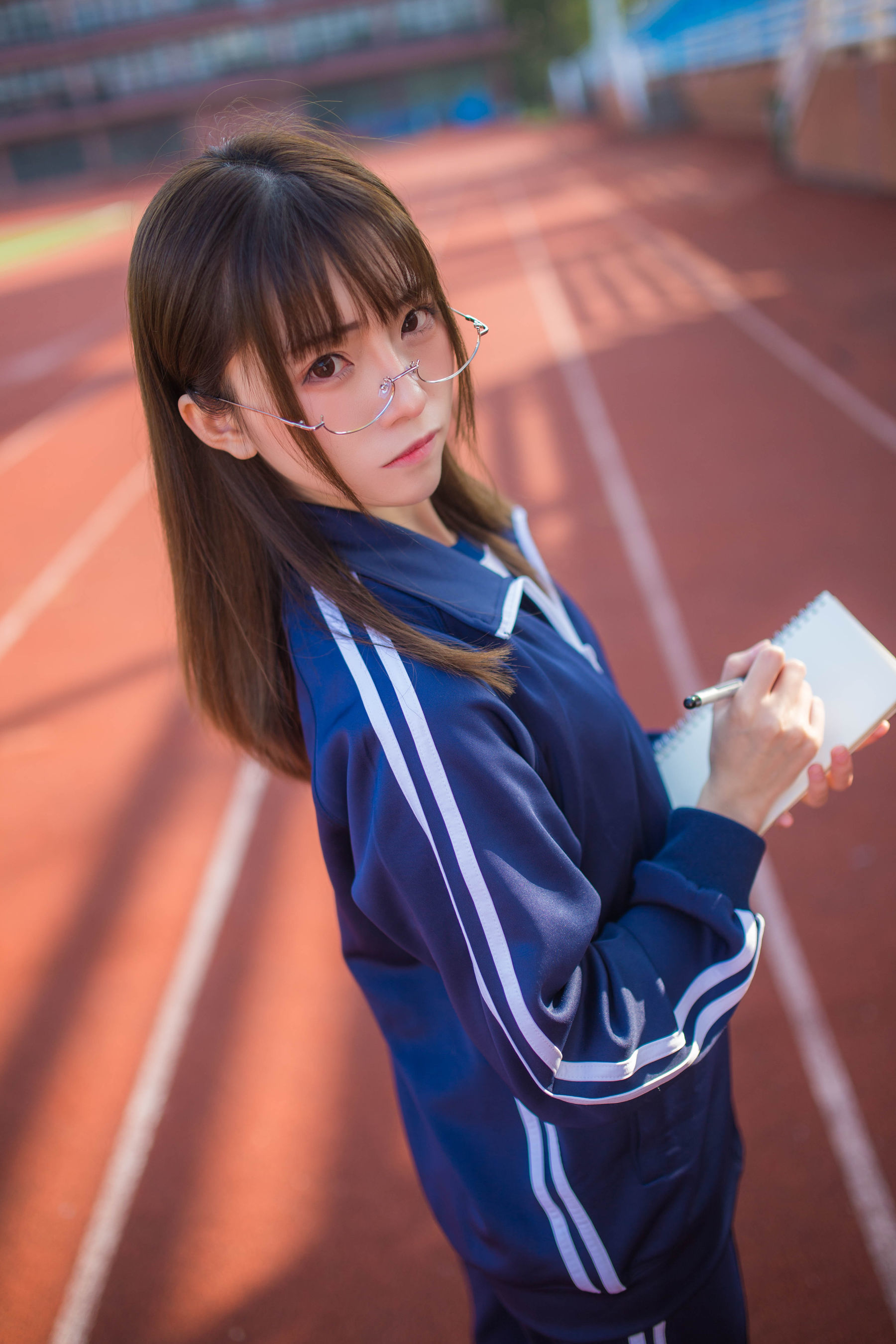 动漫博主Kitaro_绮太郎 蓝色运动服女孩 [13P]
