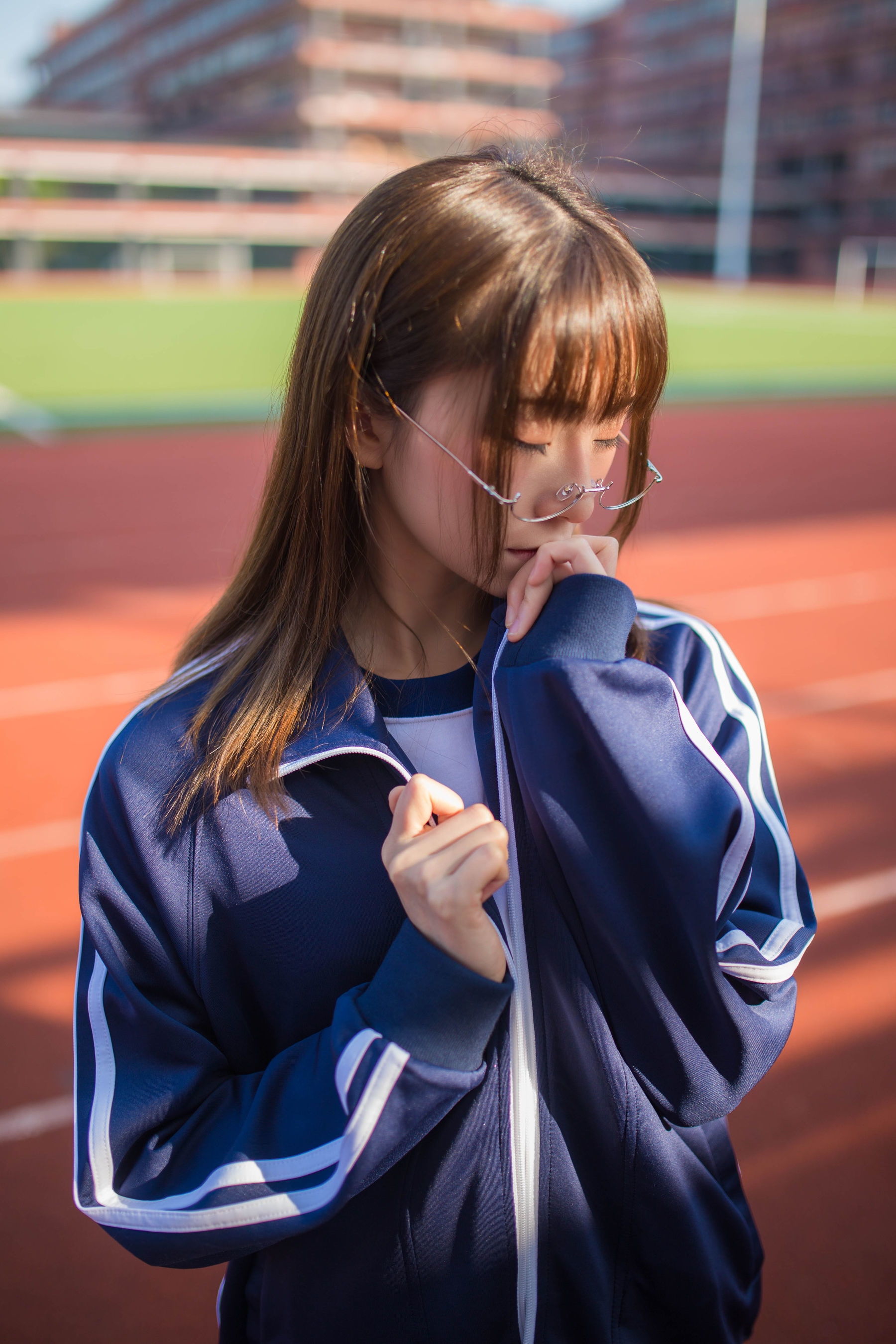 动漫博主Kitaro_绮太郎 蓝色运动服女孩 [13P]