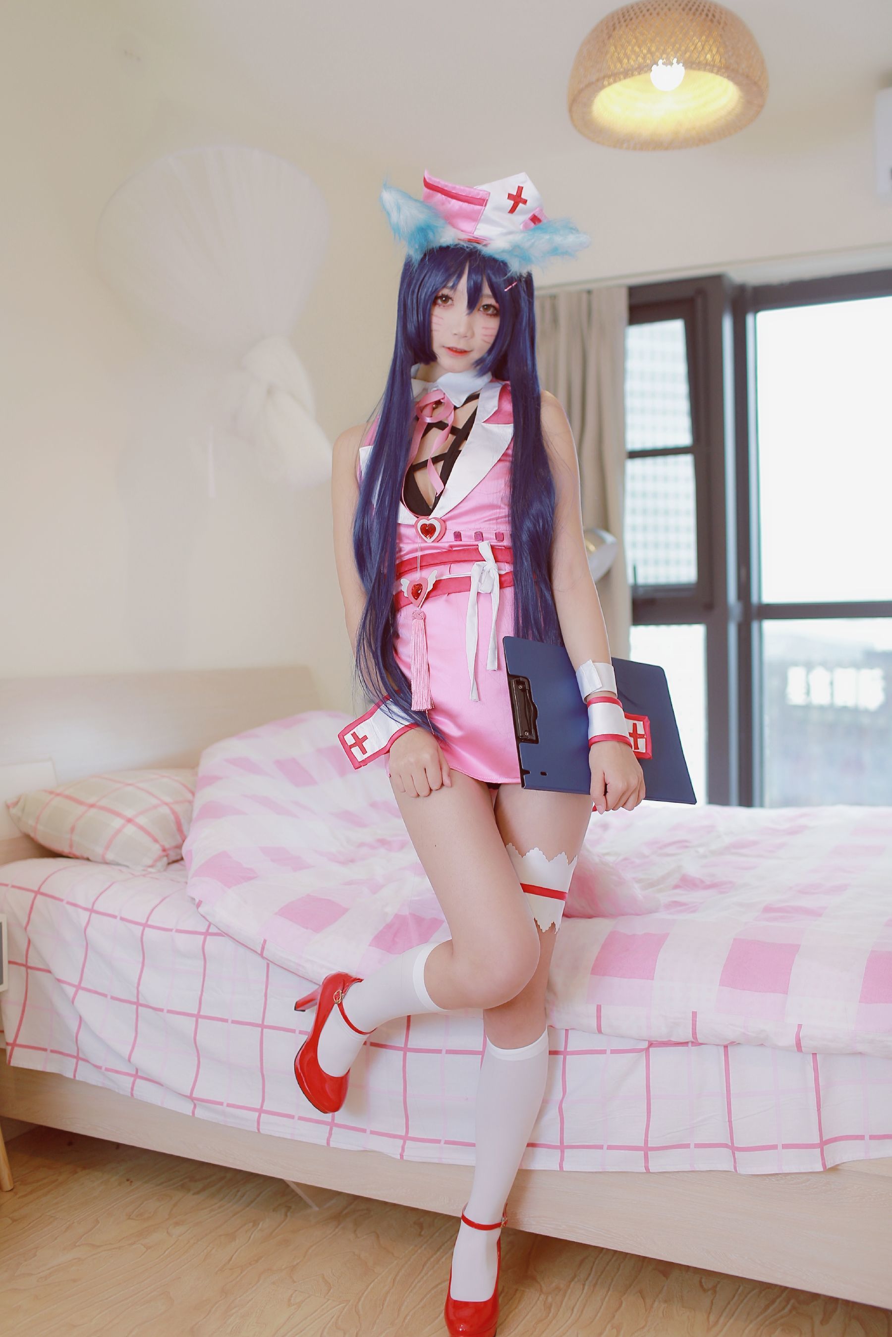 [萝莉COS] 清纯少女五更百鬼 – 阿狸护士服 [37P]