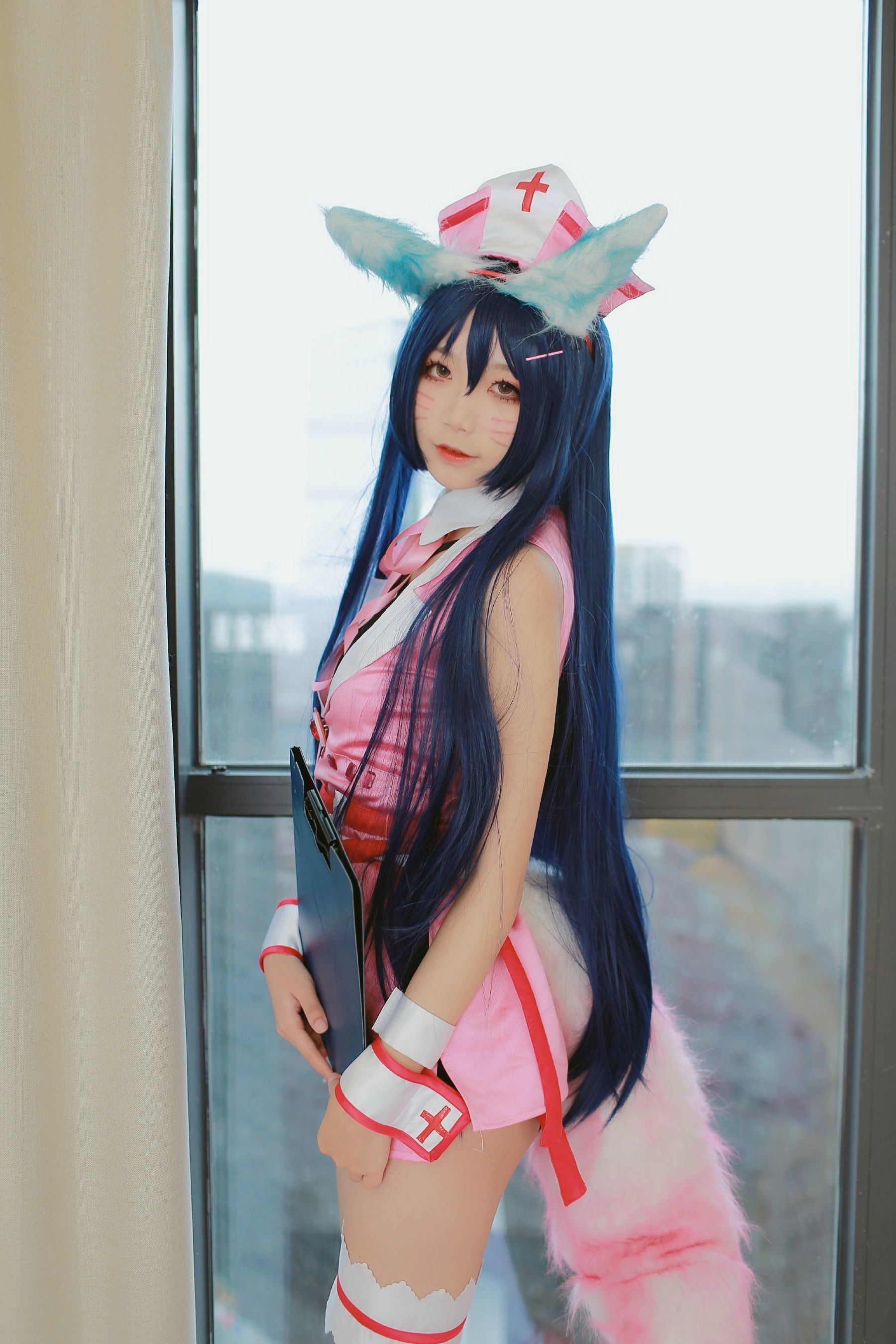 [萝莉COS] 清纯少女五更百鬼 – 阿狸护士服 [37P]