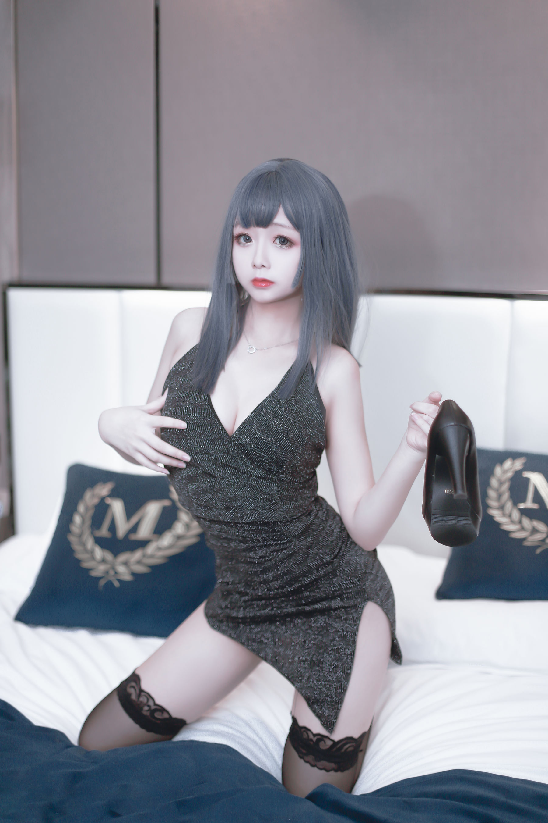 Cosplay日奈娇 – 黑色礼服 [40P]