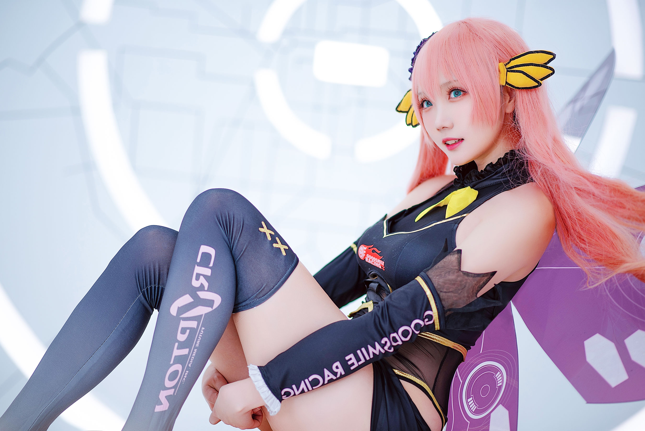 Coser瓜希酱福利 – LUKA 赛车 [22P]