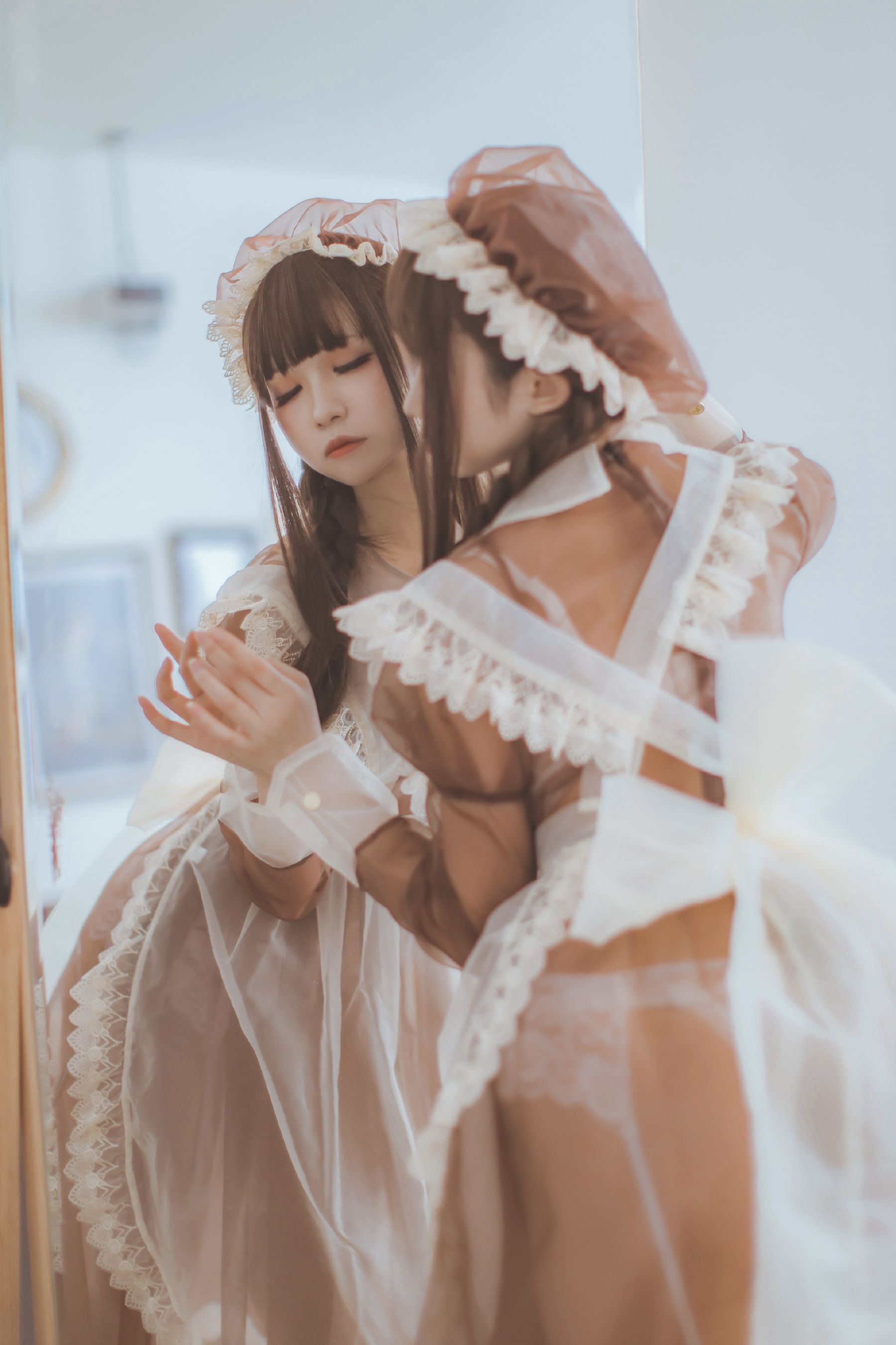 Coser衣衣 – 透明女仆 [31P]