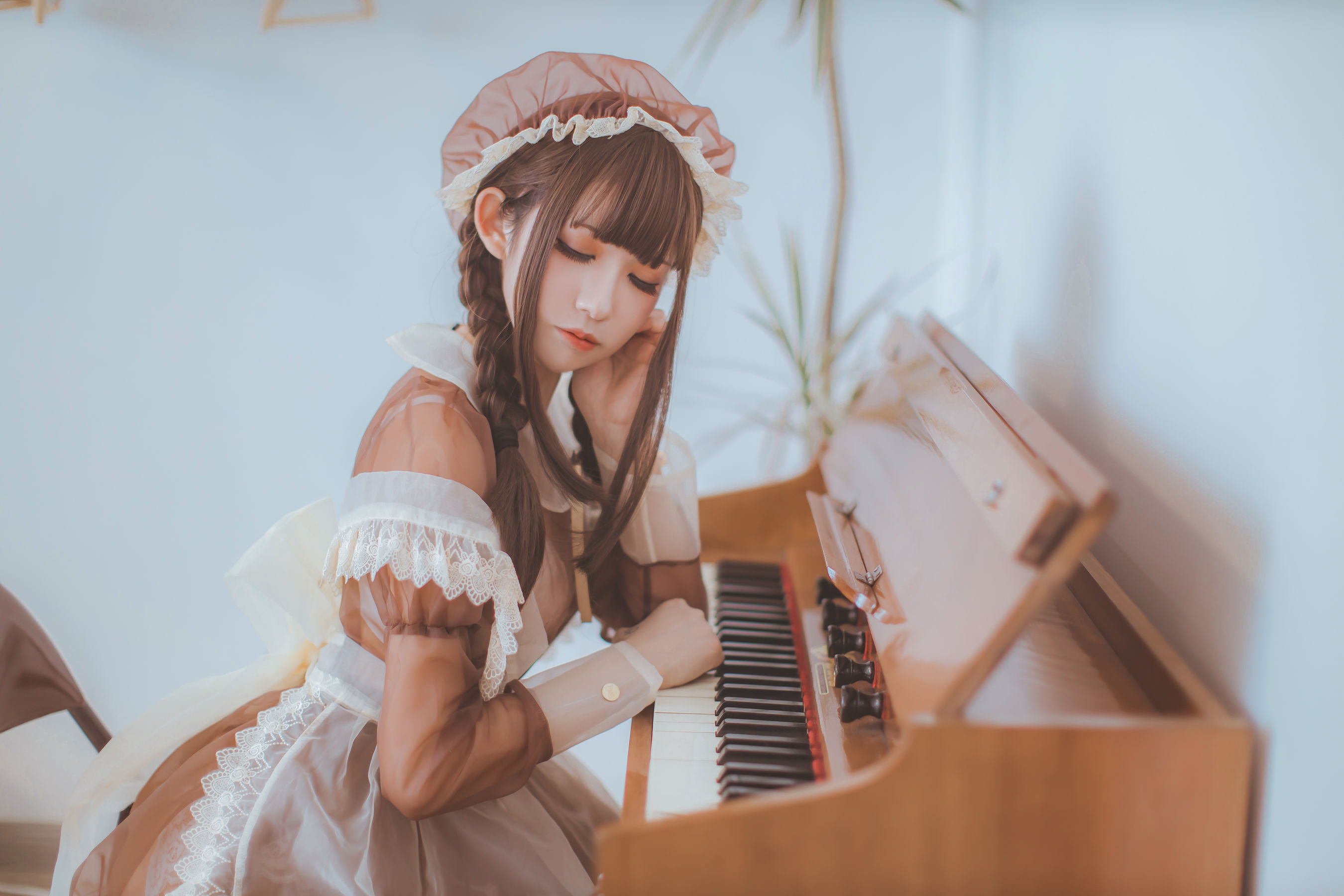 Coser衣衣 – 透明女仆 [31P]