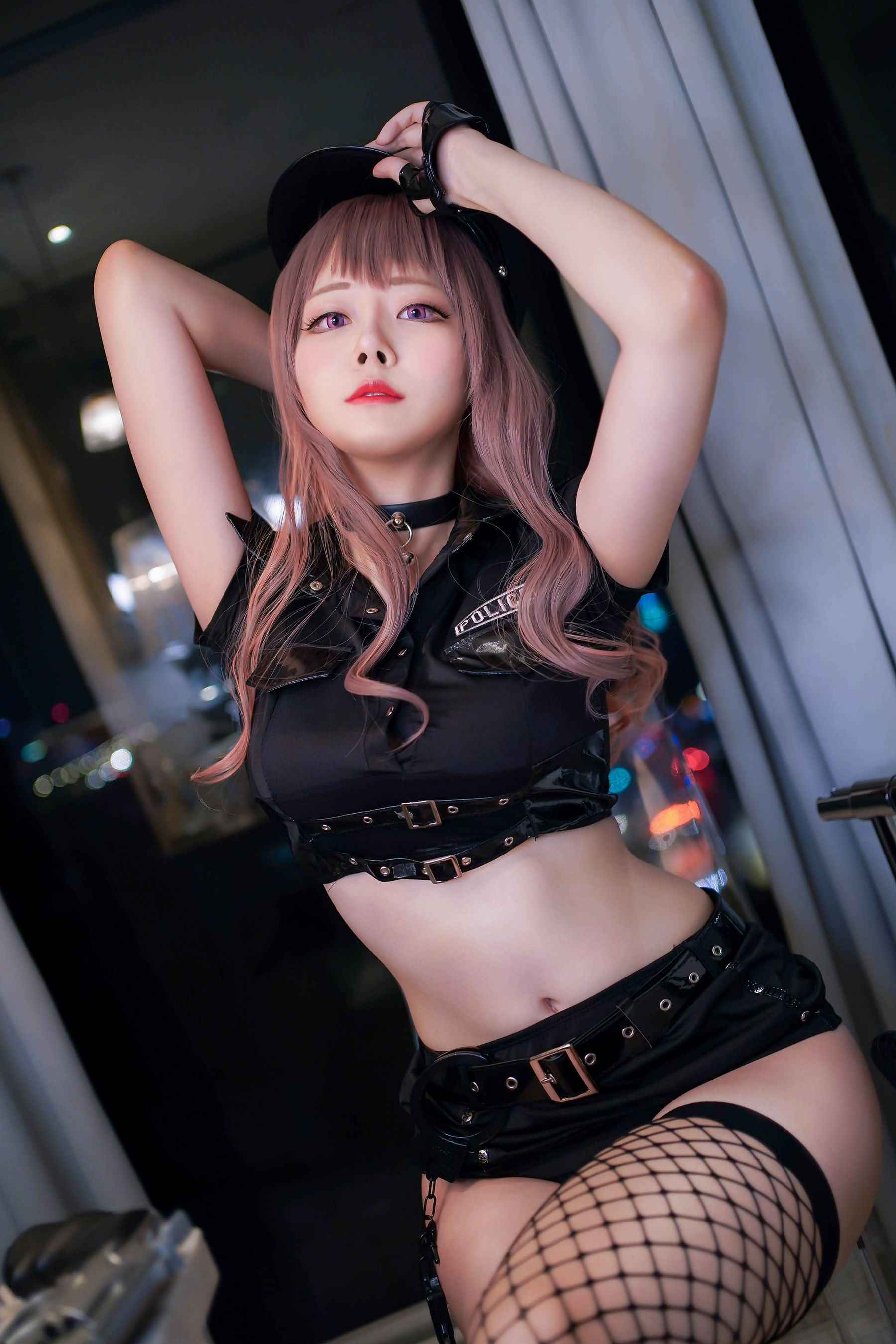 COS妹子Arty亞緹 – 女警网袜 [25P]