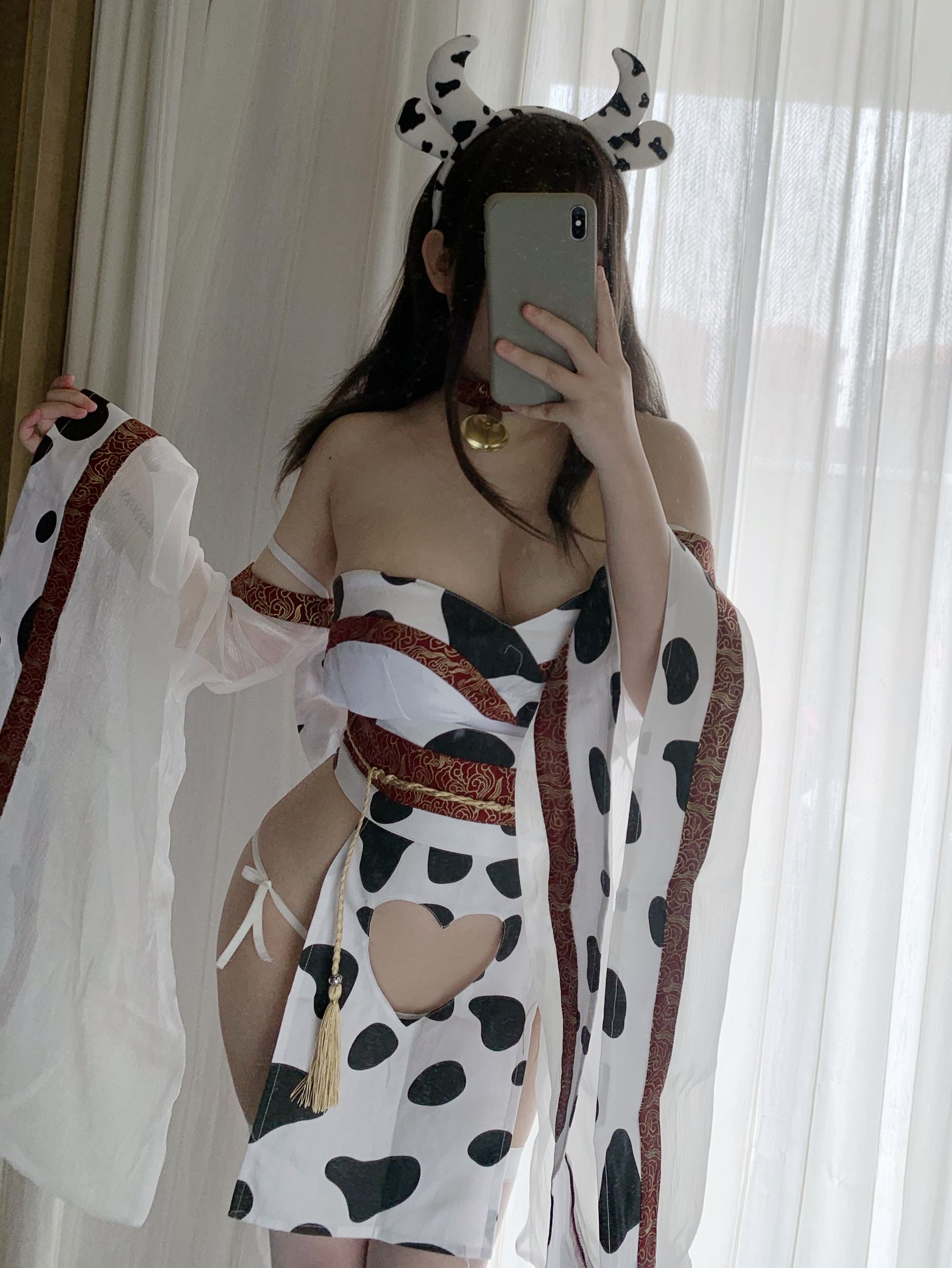 蜜桃少女是依酱呀 – 牛牛和服 [34P]