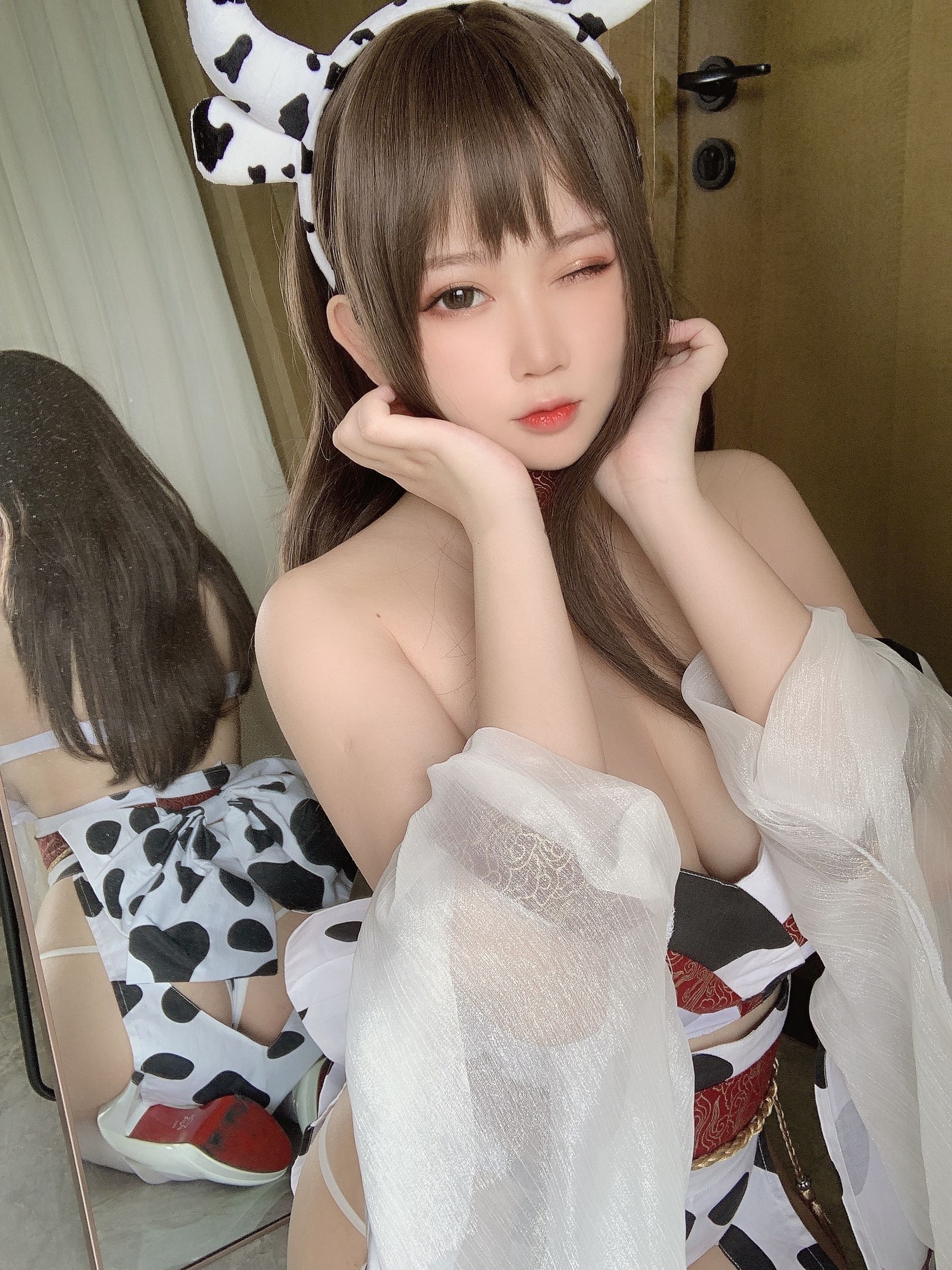 蜜桃少女是依酱呀 – 牛牛和服 [34P]