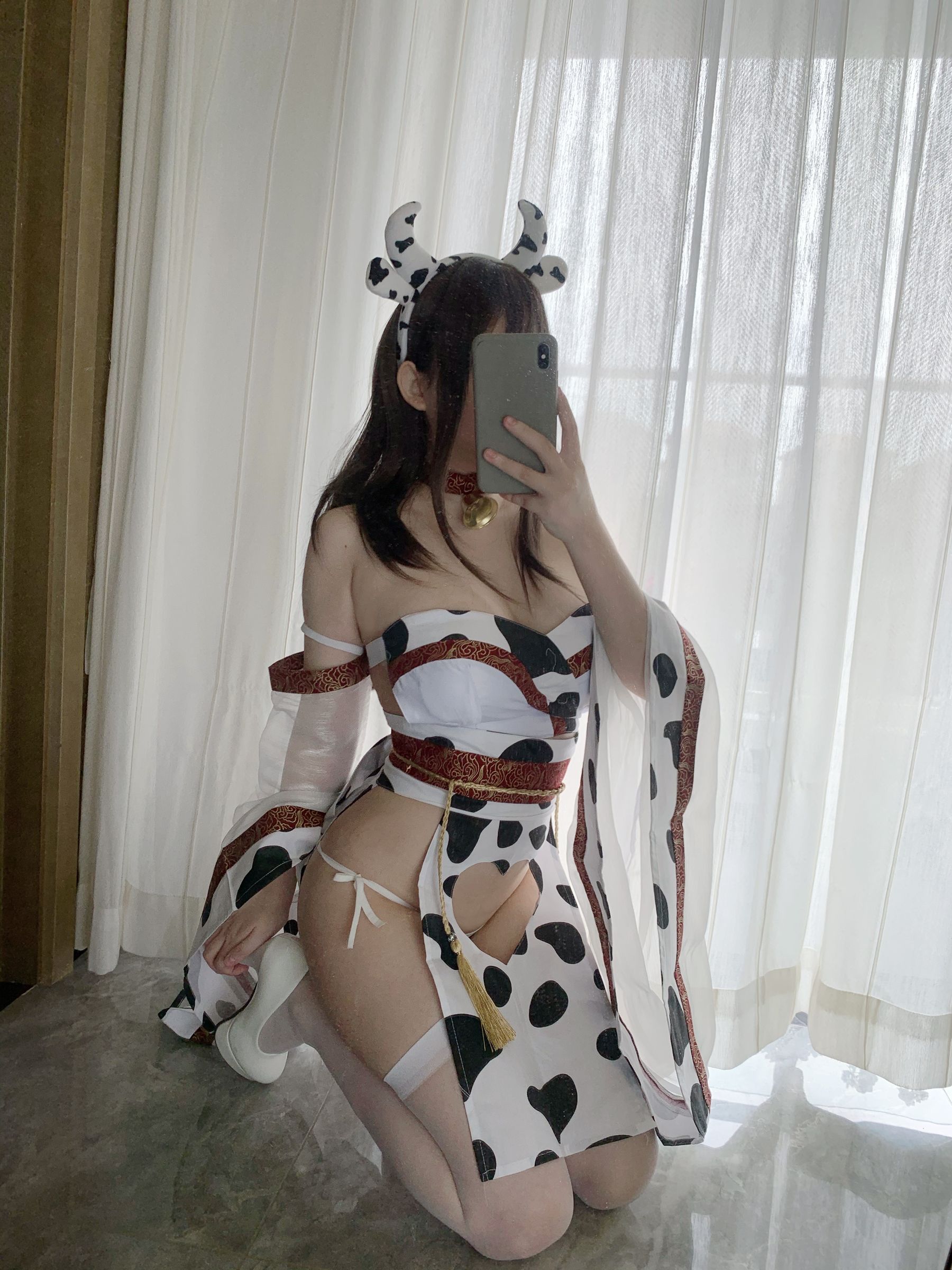 蜜桃少女是依酱呀 – 牛牛和服 [34P]