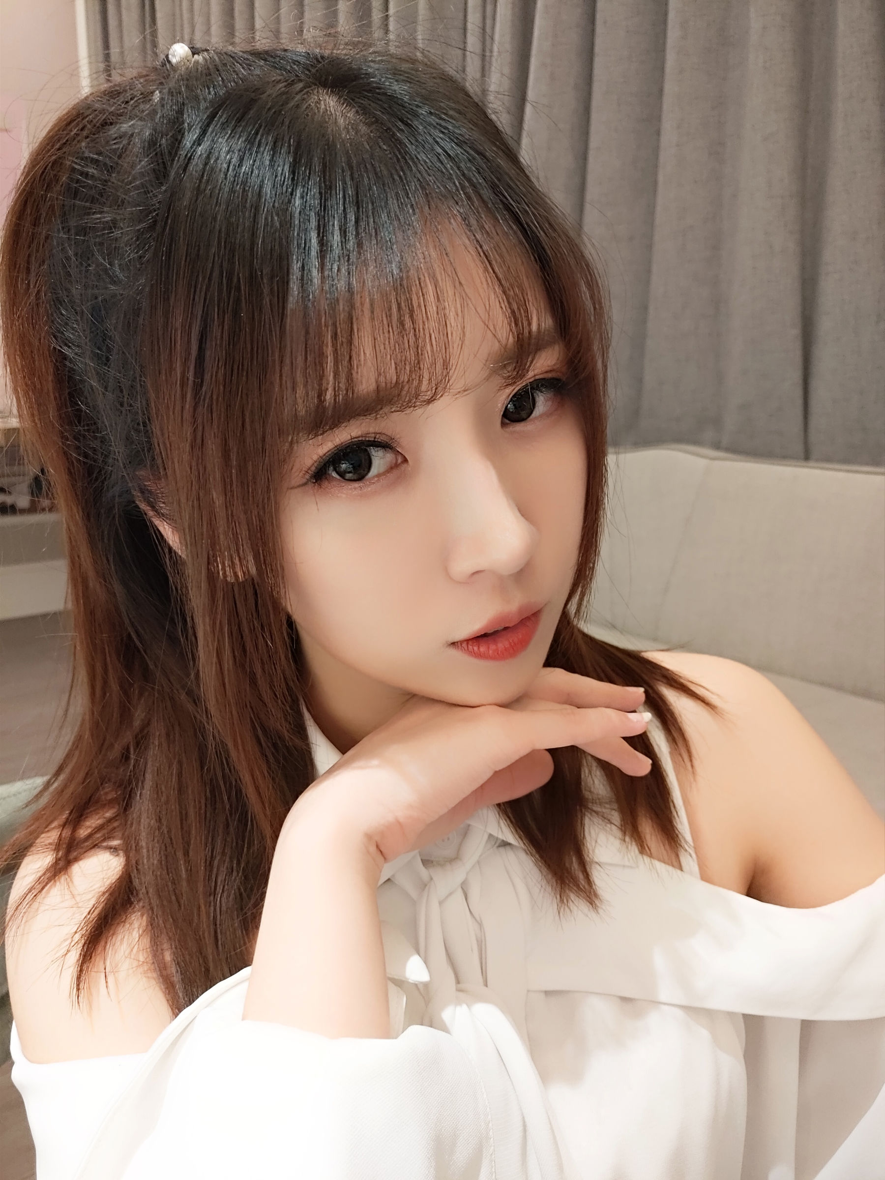 斗鱼主播小女巫露娜 – 条纹提花白衬衣 [39P]