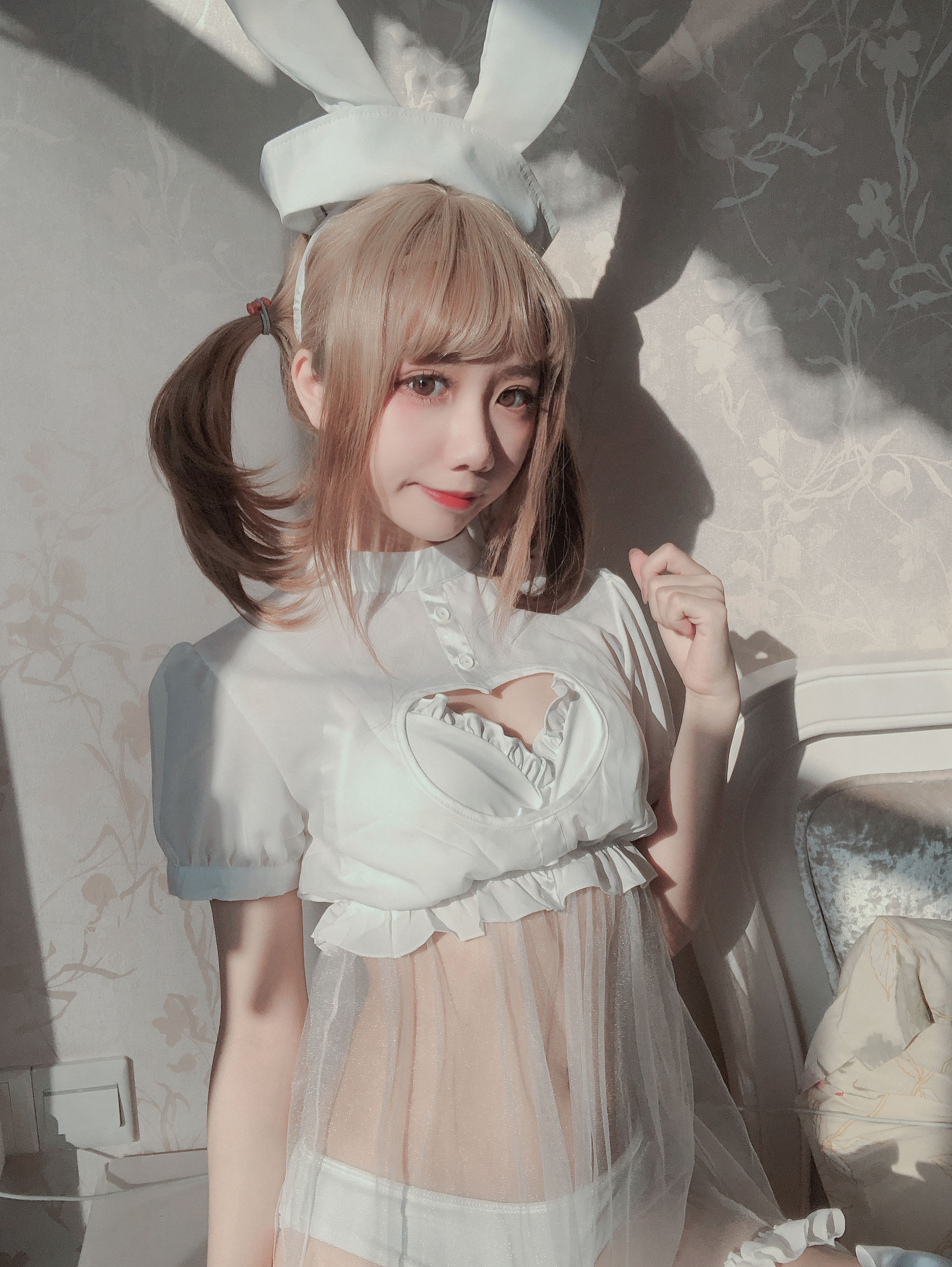 动漫博主果咩酱w – 兔兔护士 [12P]