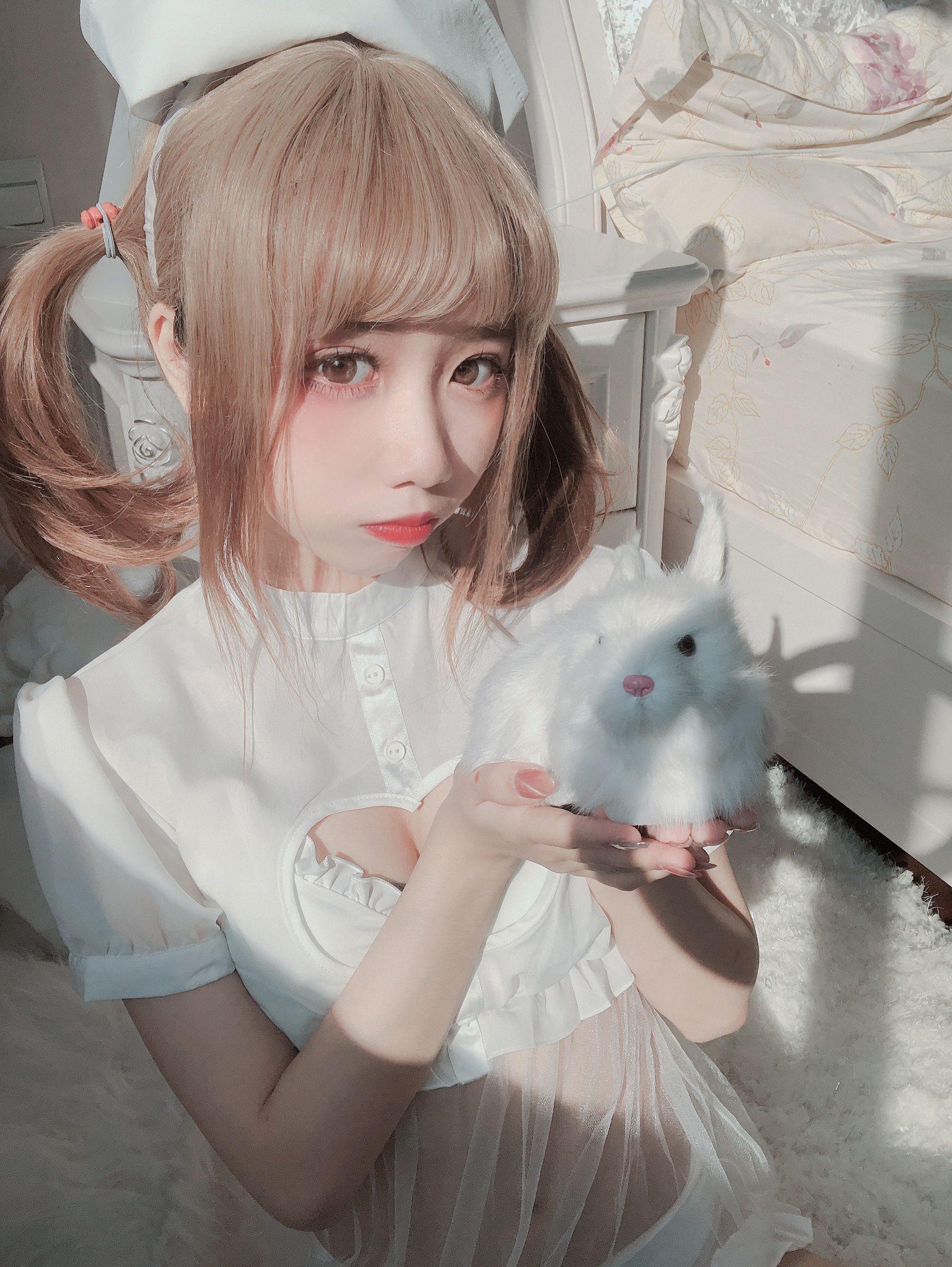 动漫博主果咩酱w – 兔兔护士 [12P]