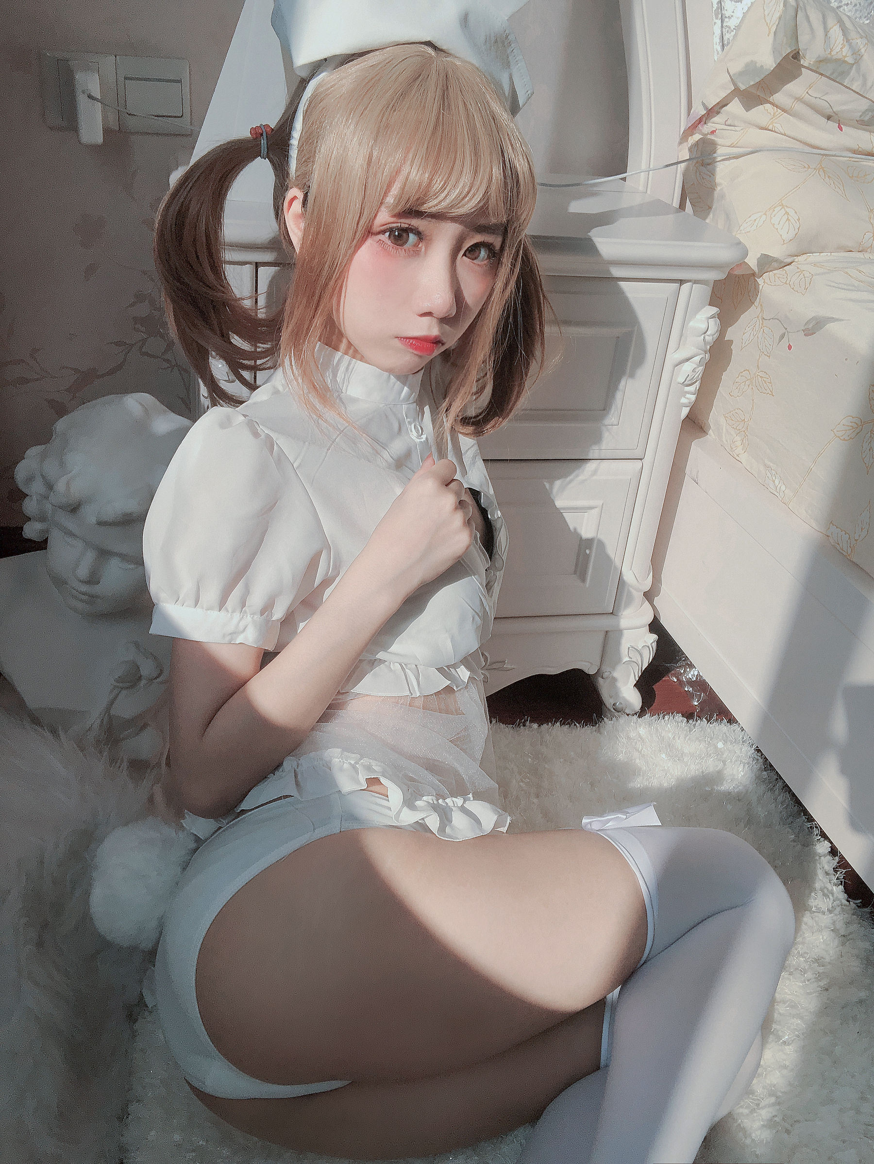 动漫博主果咩酱w – 兔兔护士 [12P]