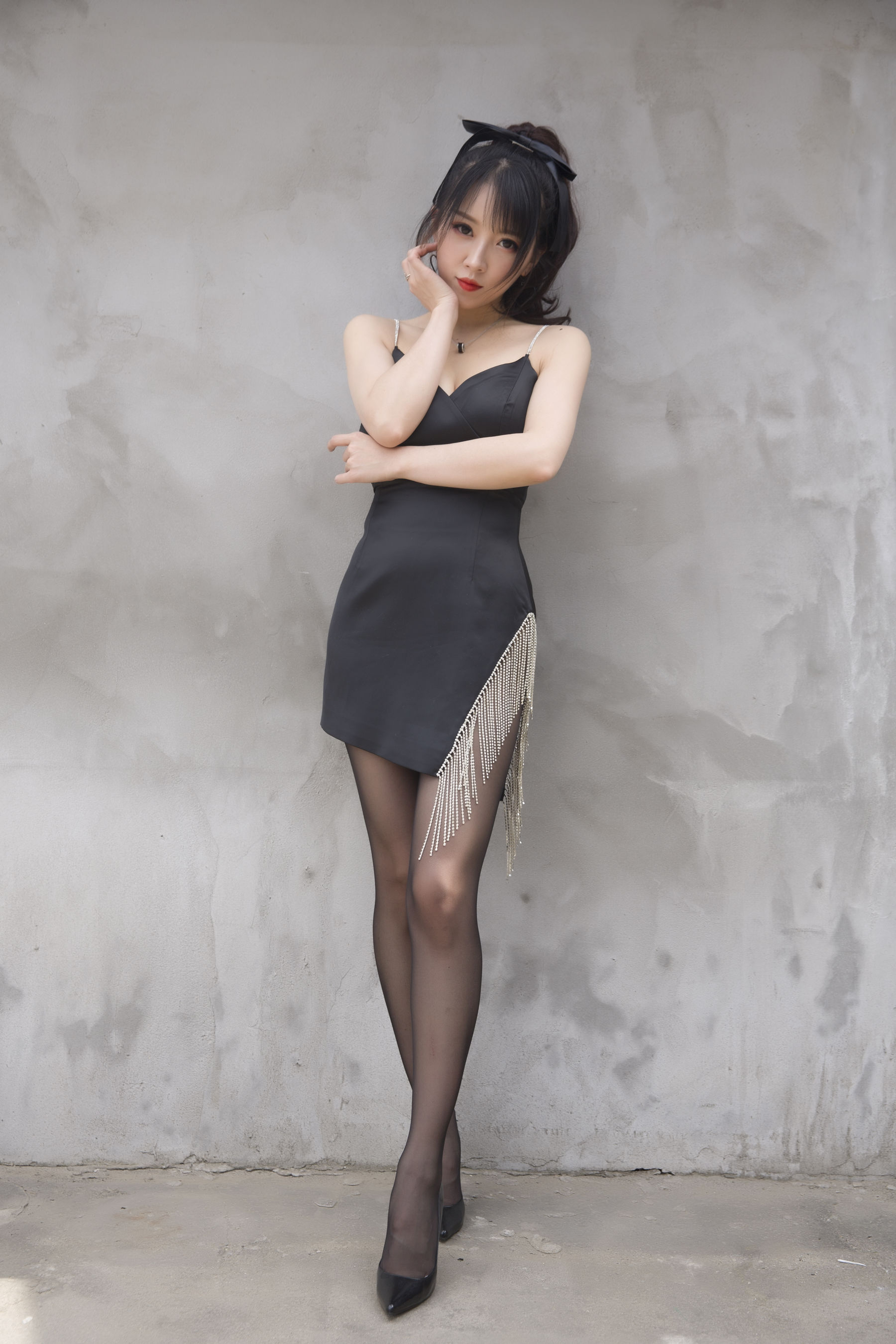 斗鱼主播小女巫露娜 – 黑色流苏 [32P]