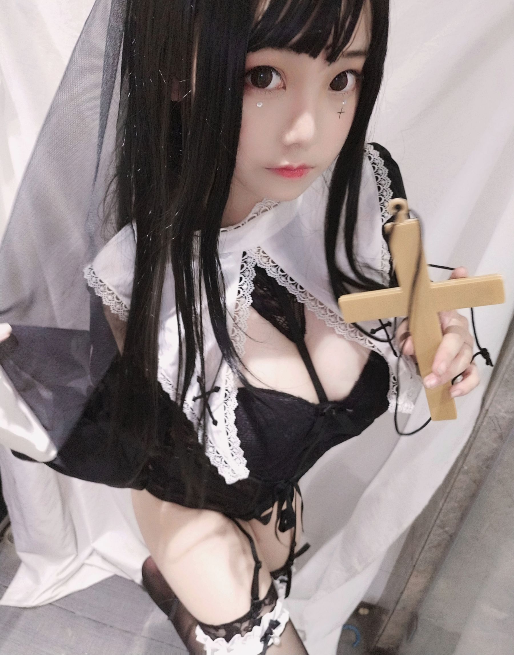萌系小姐姐蜜汁猫裘 – 修女 [25P]