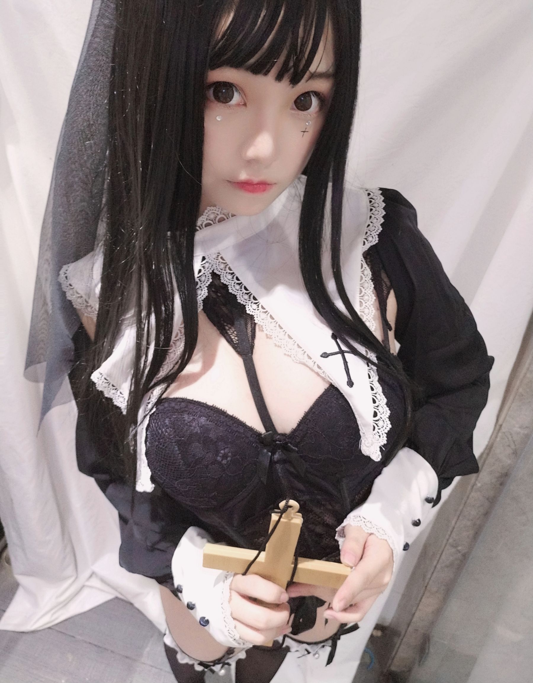 萌系小姐姐蜜汁猫裘 – 修女 [25P]