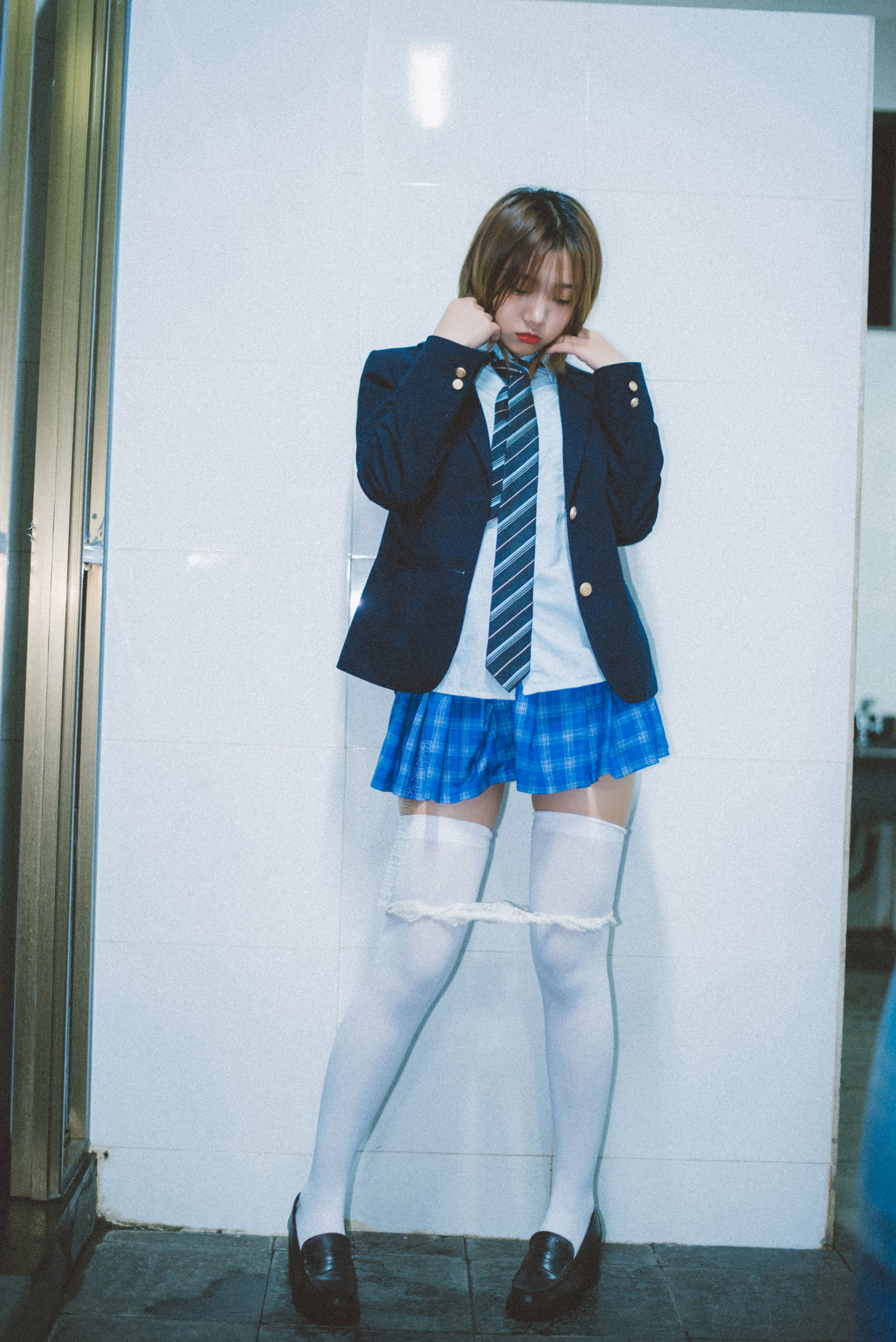 动漫博主柒柒要乖哦 – 深夜公园JK [36P]